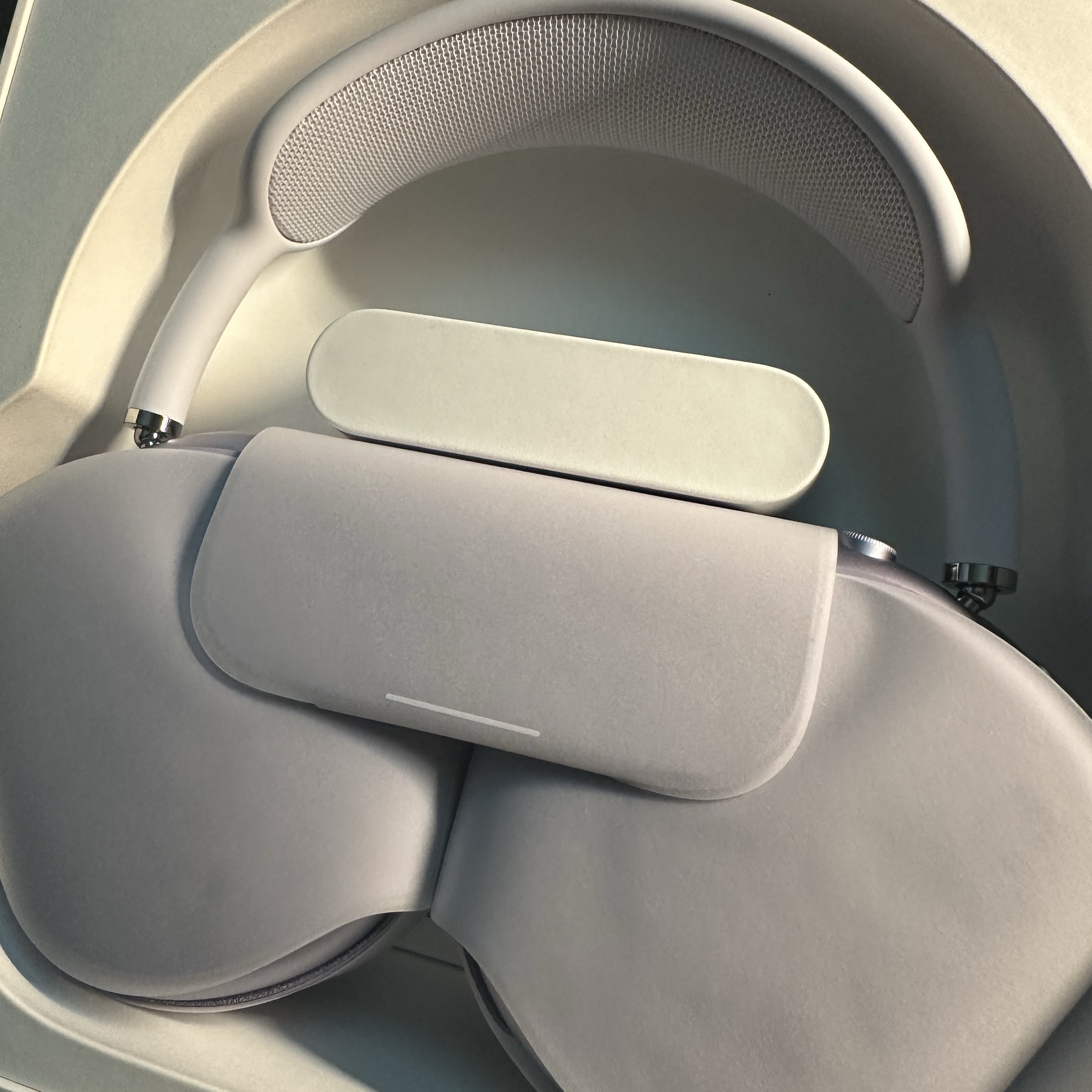 Apple AirPods Max USB C Purple (Korean Ver.) 착용 스타일