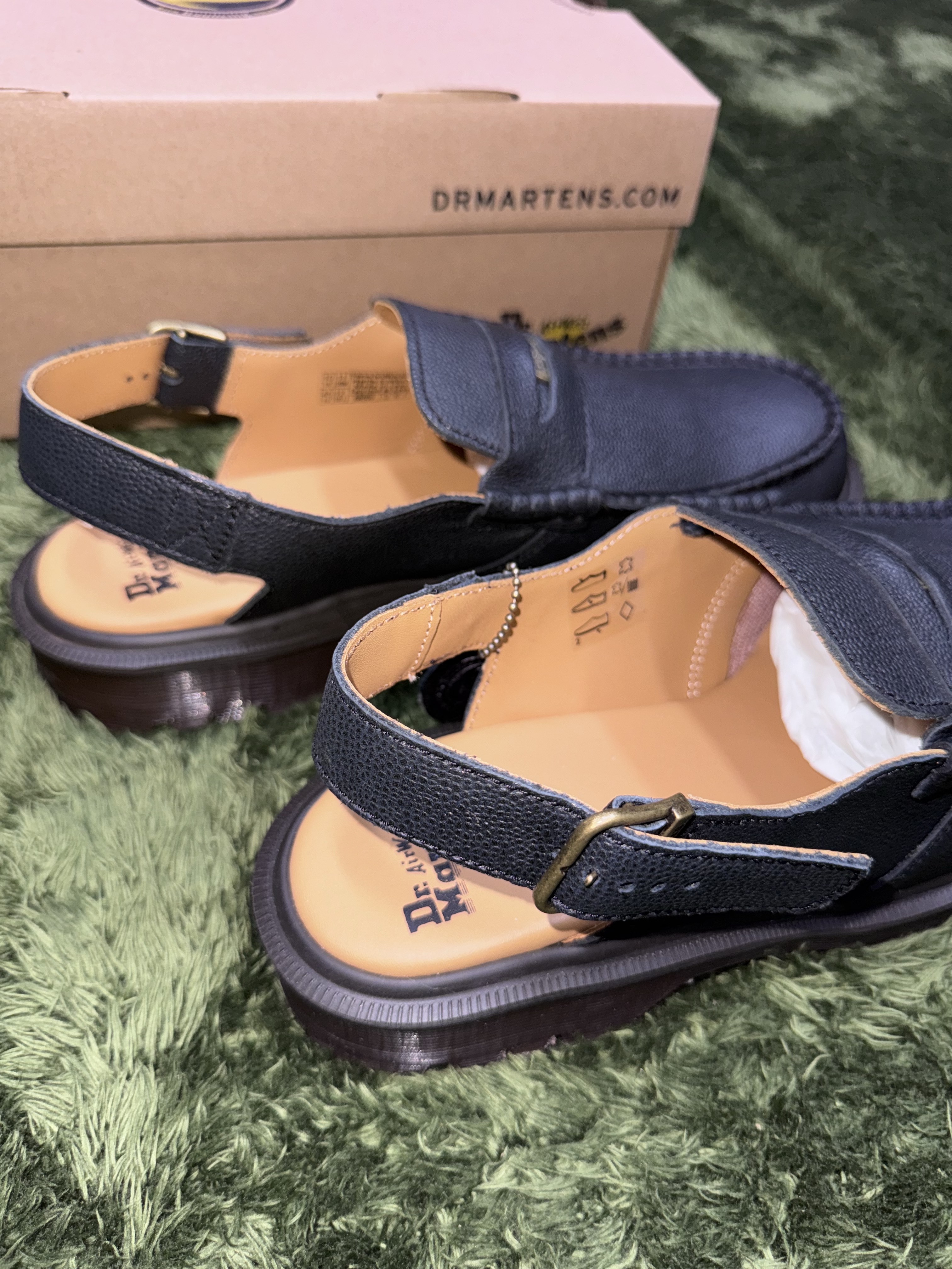 Dr. Martens Penton Westminster Leather Slingback Black 착용 스타일 - 7