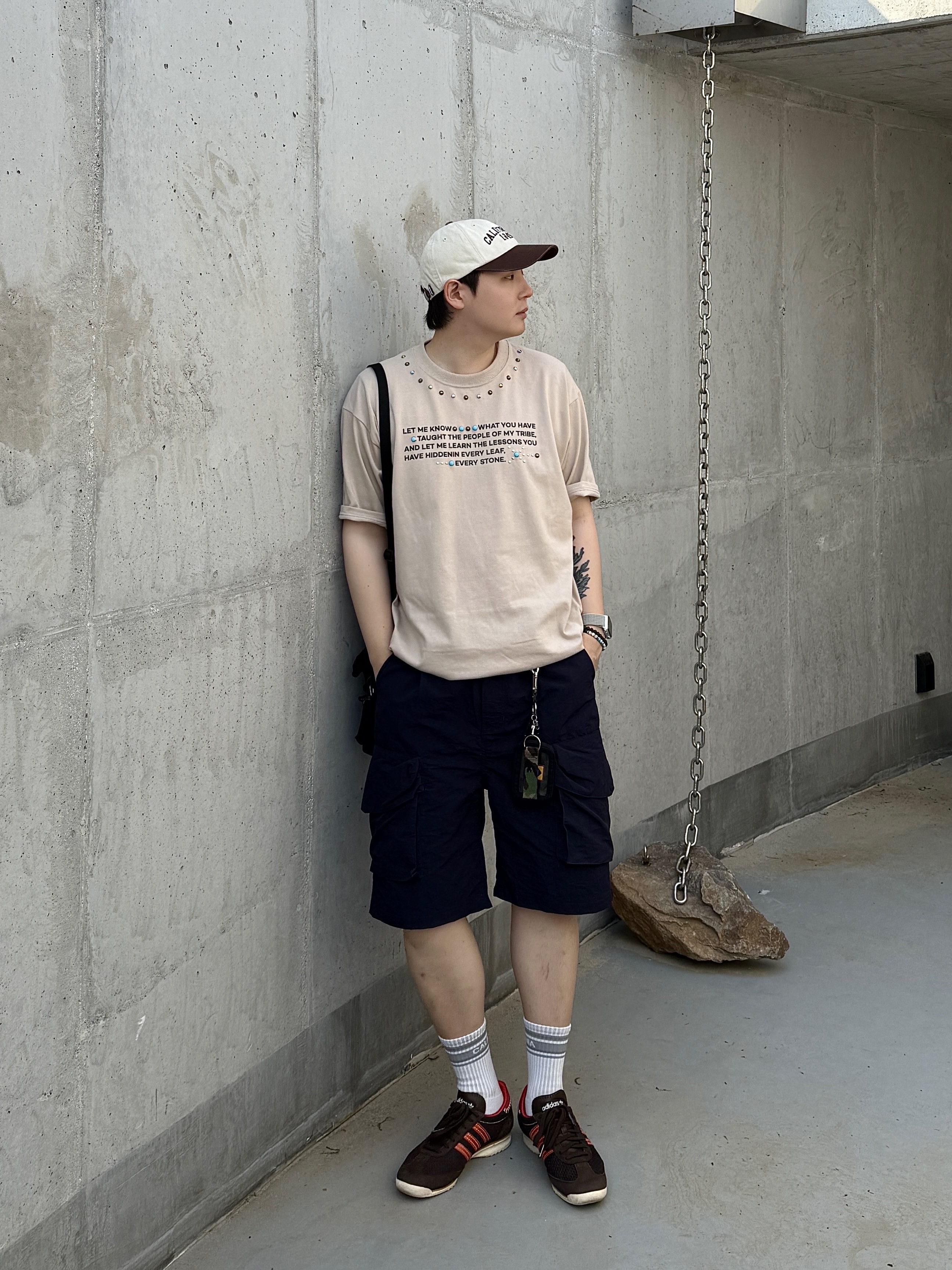 Adidas x Wales Bonner SL 72 Knit Brown, Human Made Military Card Case Black 착용 스타일 - 2