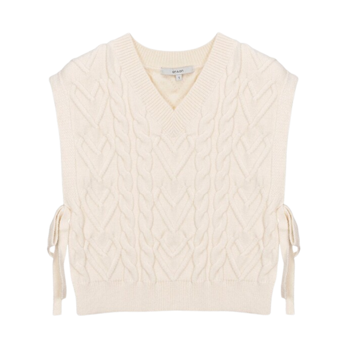 (W) 온앤온 하트 케이블 니트 베스트 아이보리((W) On&On Heart Cable Knit Vest Ivory)