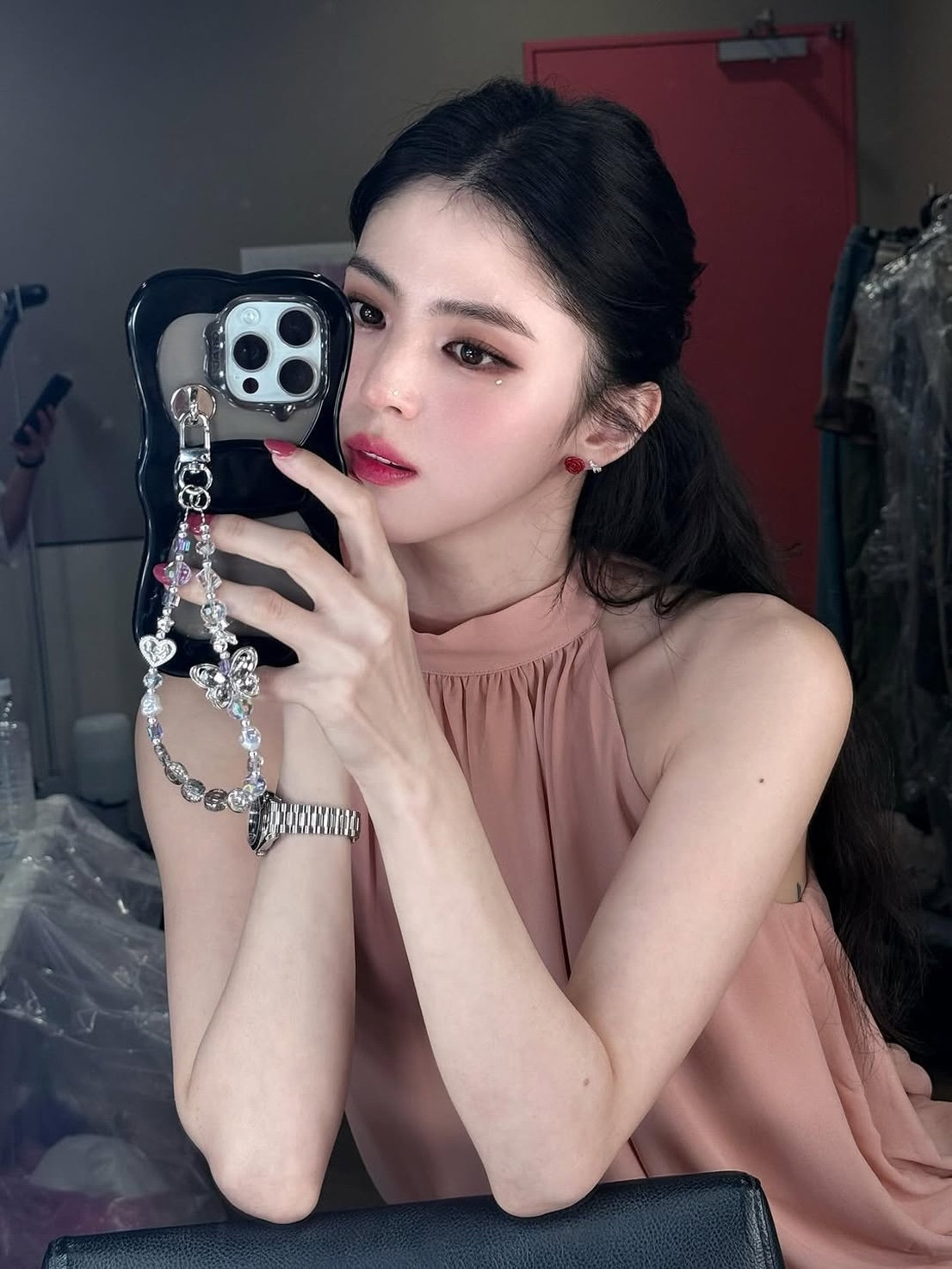 Gragg Layered Ribbon Case - Black, Gragg Layered Ribbon Case - Sky Blue 착용 스타일 - 2