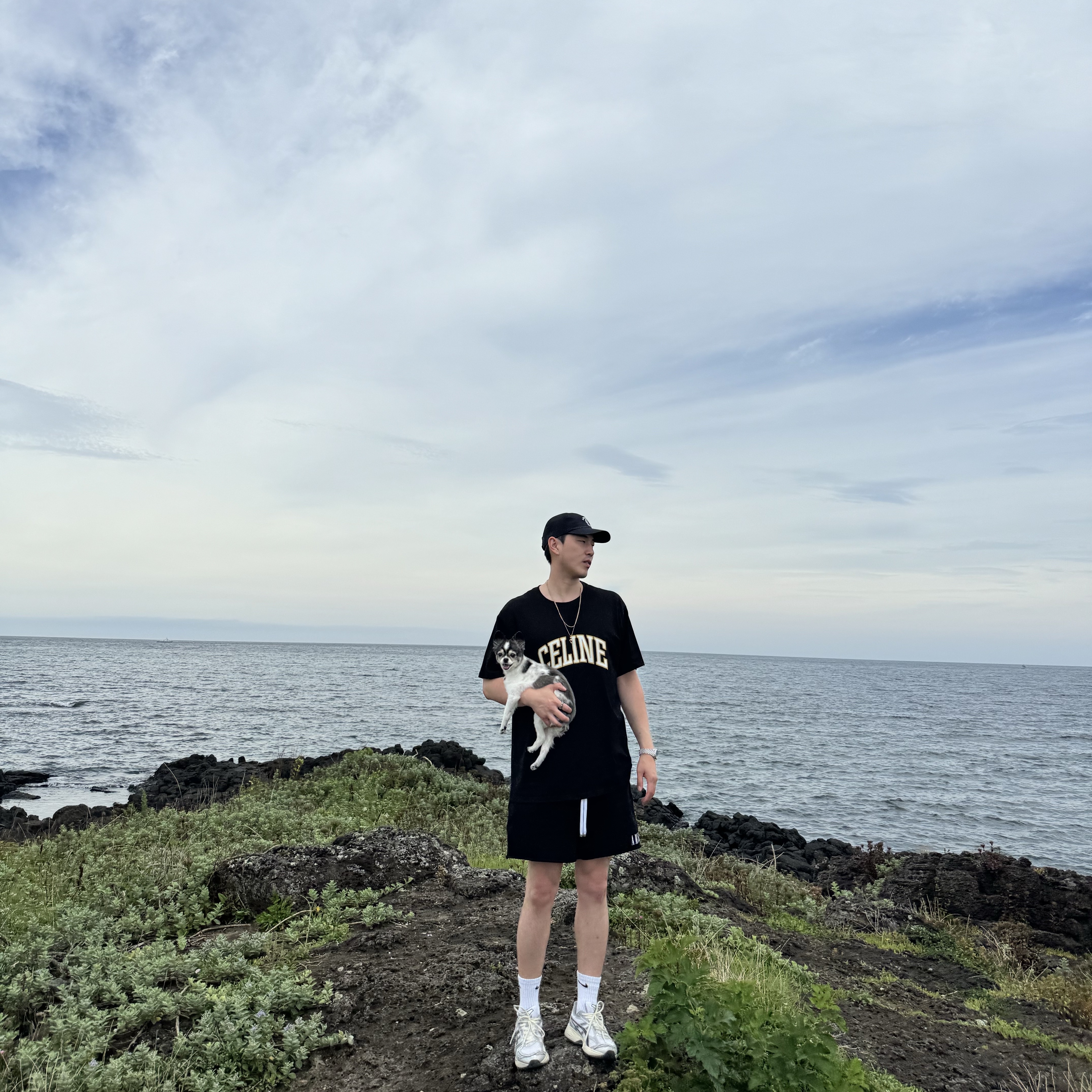 Asics x JJJJound Gel-Kayano 14 White Midnight, Celine Loose T-Shirt in Cotton Jersey Black Golden Yellow Off White 착용 스타일