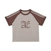 (W) Aeae Gothic Logo Crop Raglan T-Shirt Brown