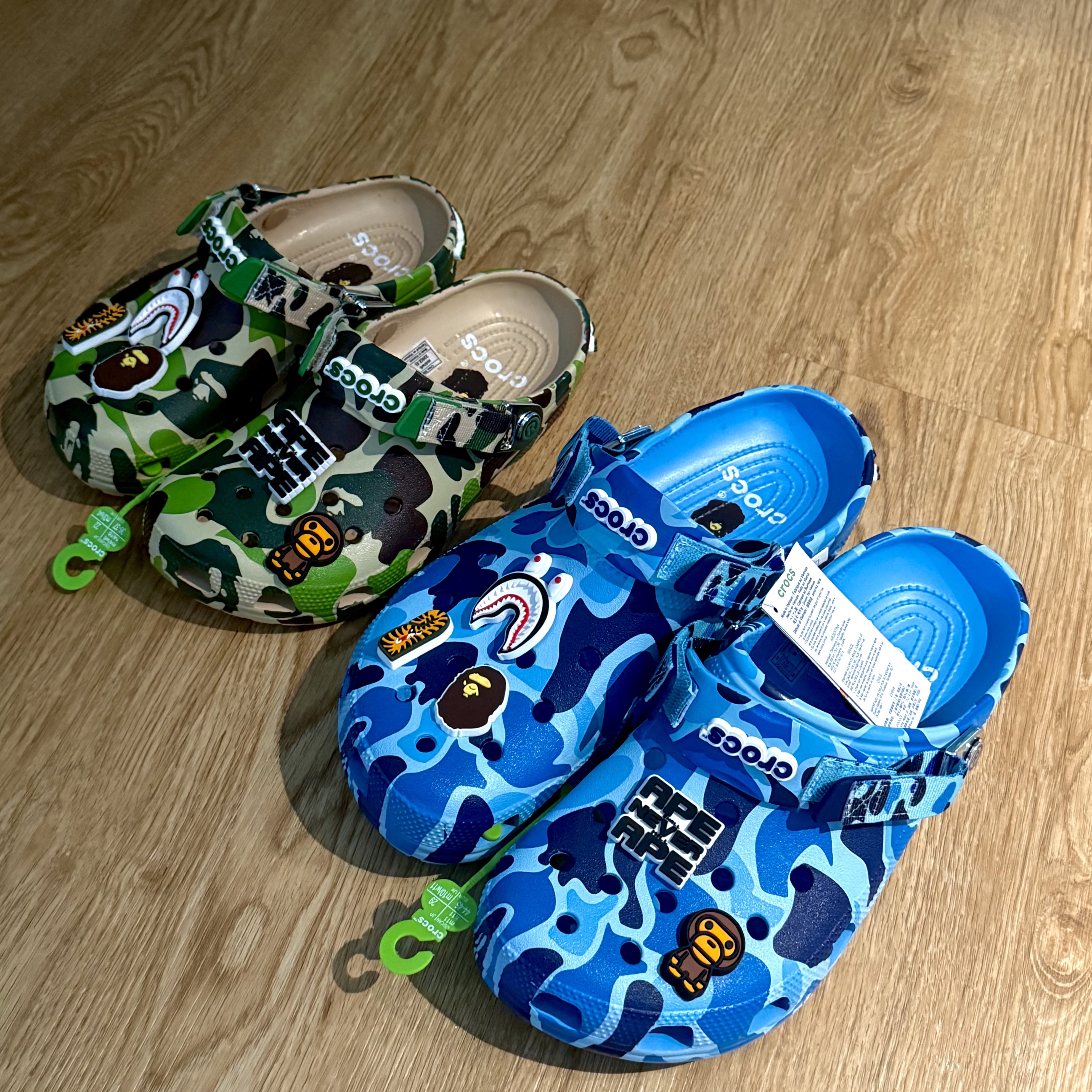 Crocs x BAPE Classic Clog Oxygen 착용 스타일 - 1