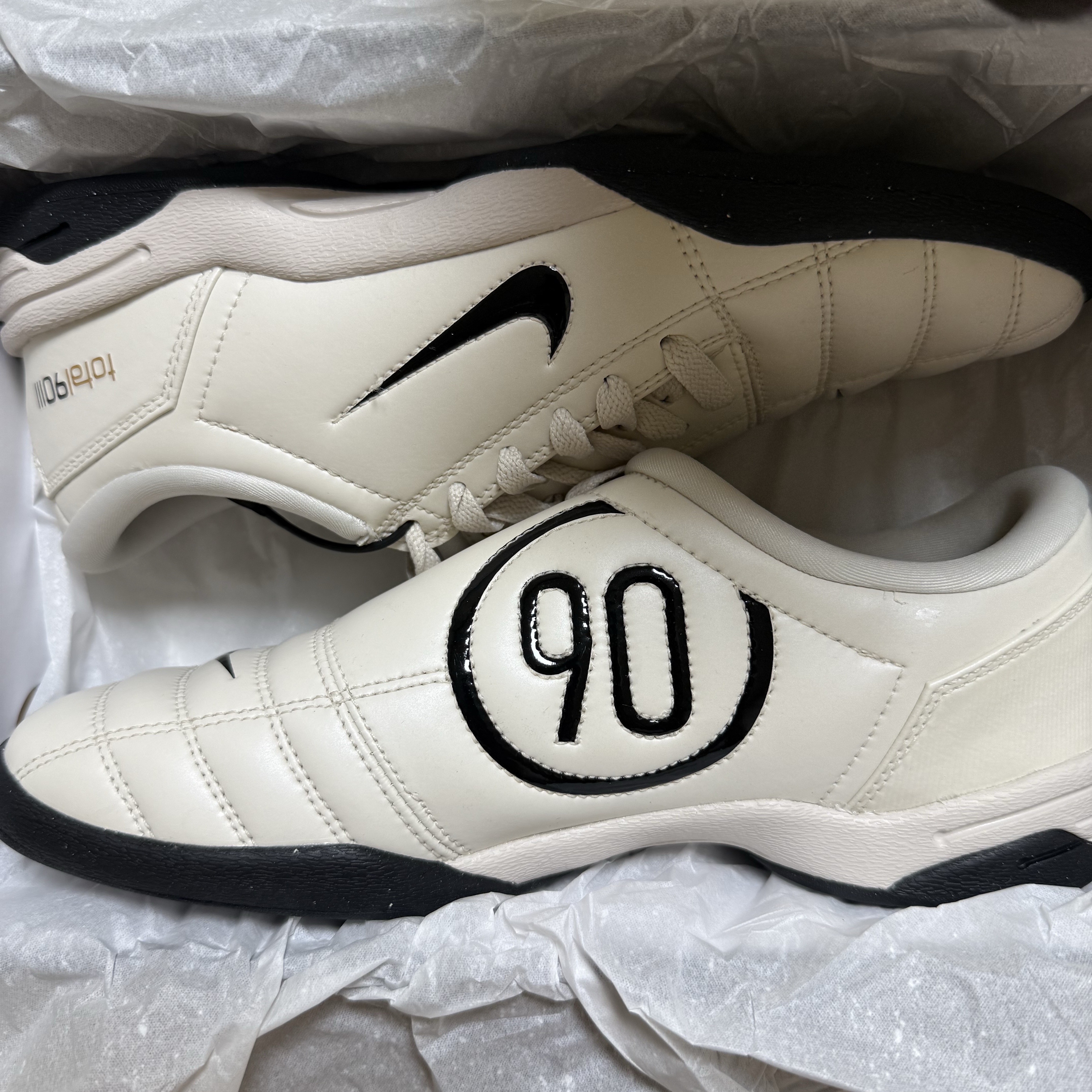 Nike Total 90 III SP Light Orewood Brown Black 착용 스타일 - 1
