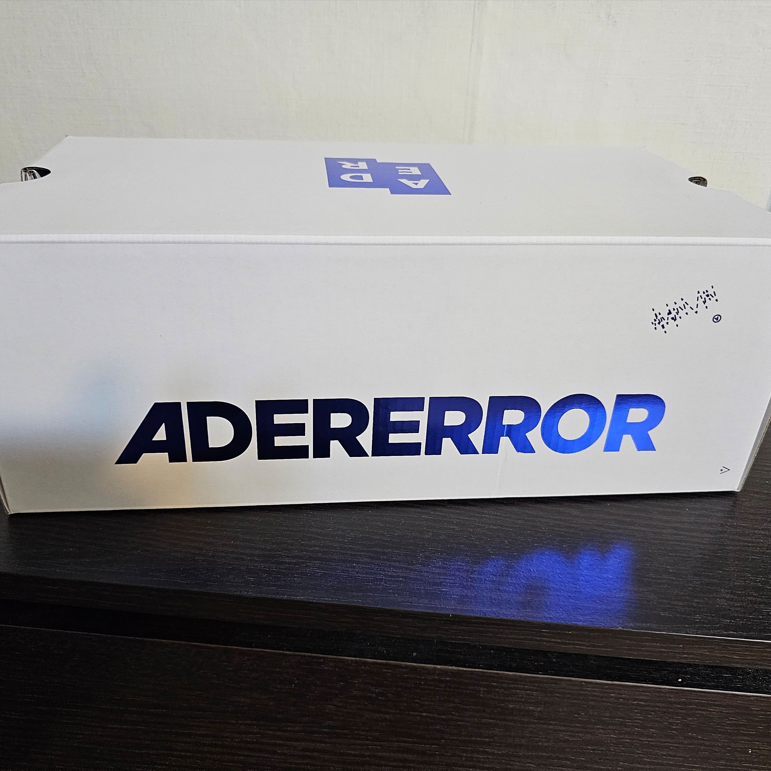 Converse x Ader Error Sig; Chuck 70 Low White Blue 착용 스타일 - 1