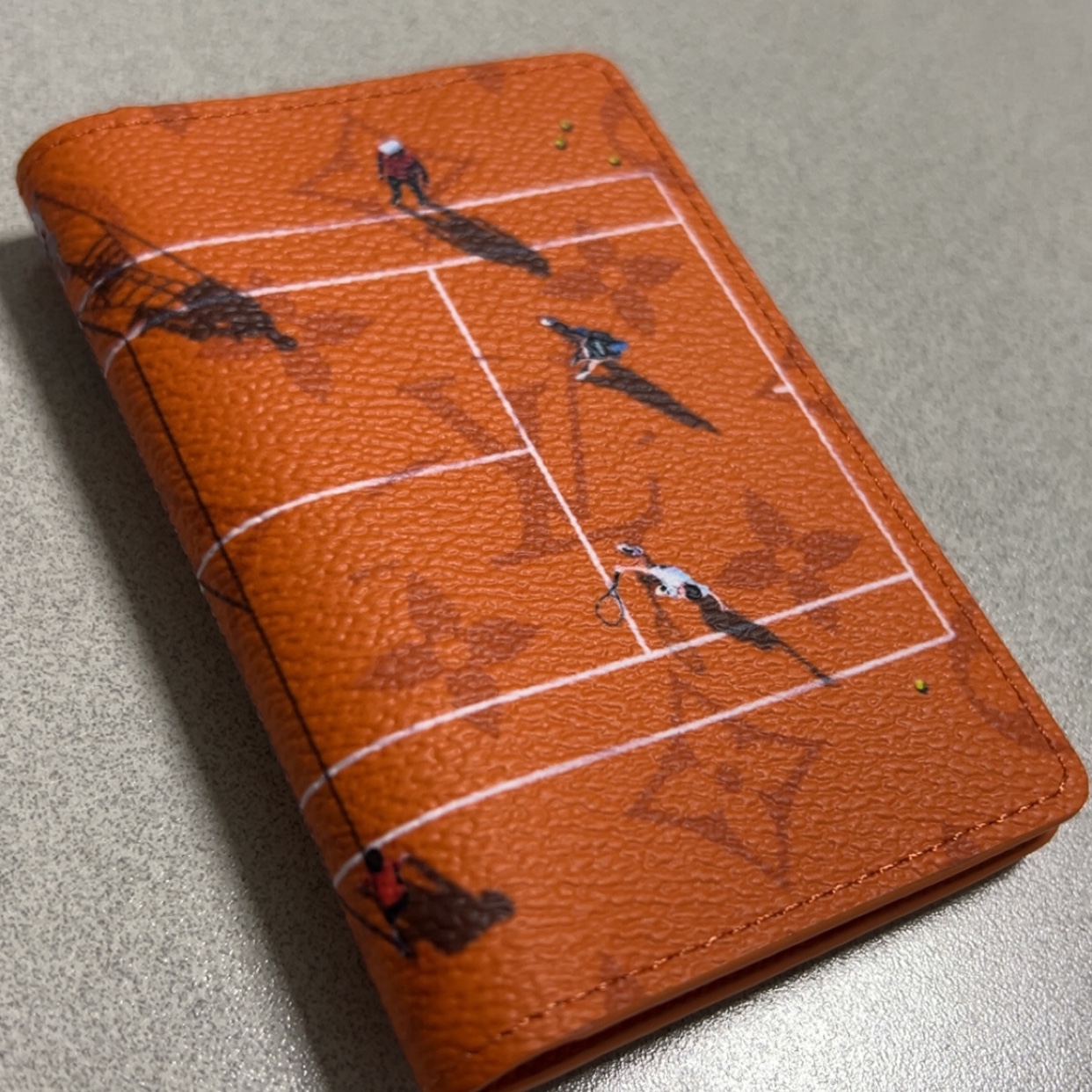 Louis Vuitton Pocket Organizer Brick Red 착용 스타일 - 1