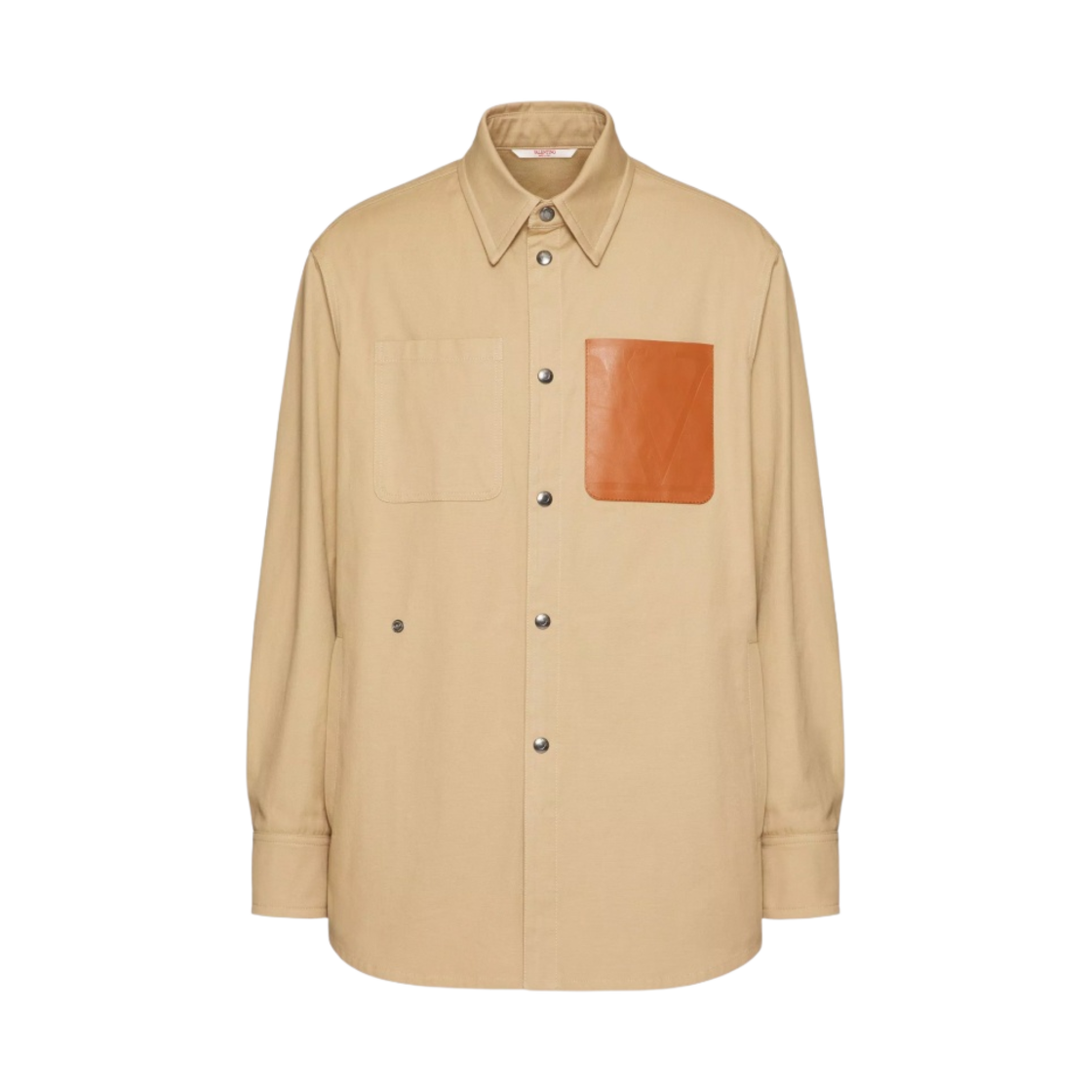 발렌티노 엠보스드 V 로고 시그니처 레더 포켓 코튼 셔츠 자켓 베이지(Valentino Embossed V Logo Signature Leather Pocket Cotton Shirt Jacket Beige)