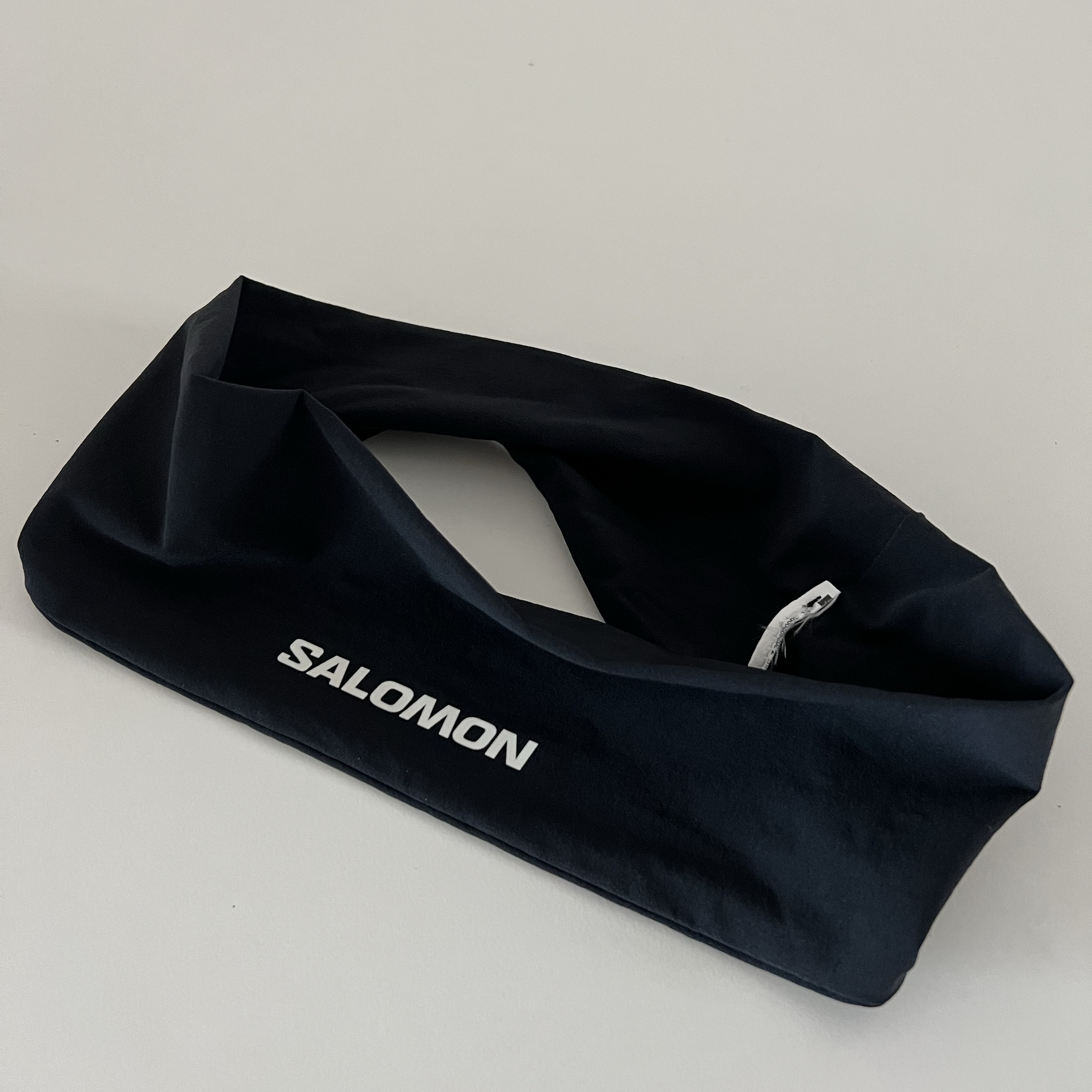Salomon Sense Aero Headband Black 착용 스타일