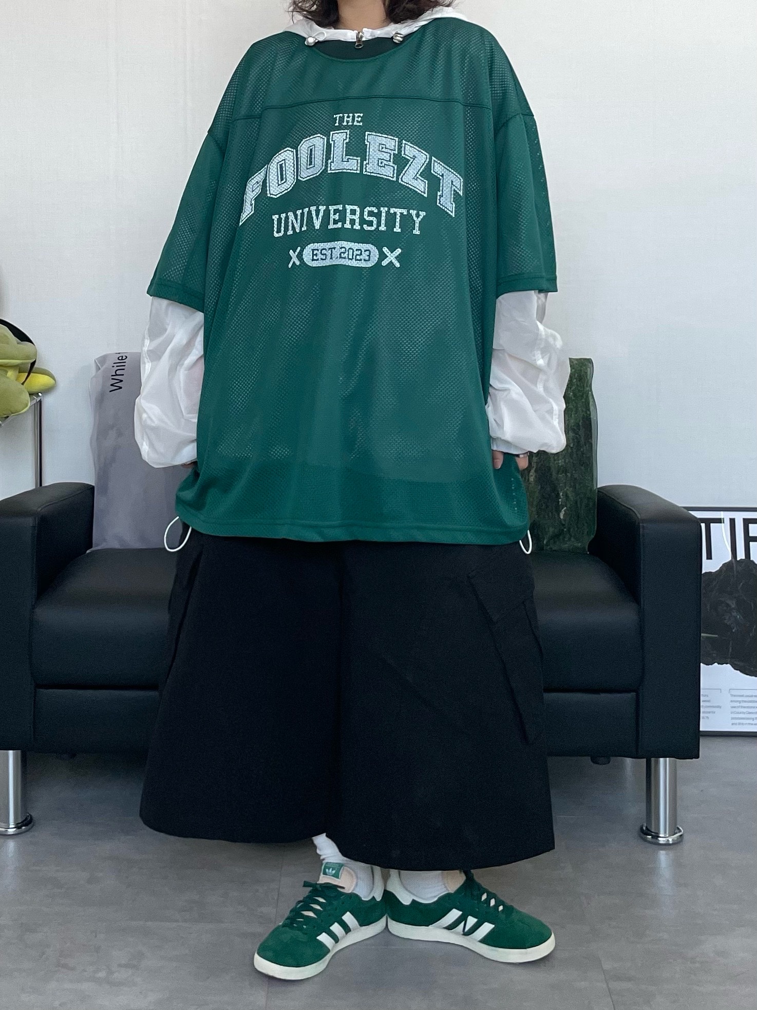 Adidas Gazelle Dark Green Cream White 착용 스타일 - 4