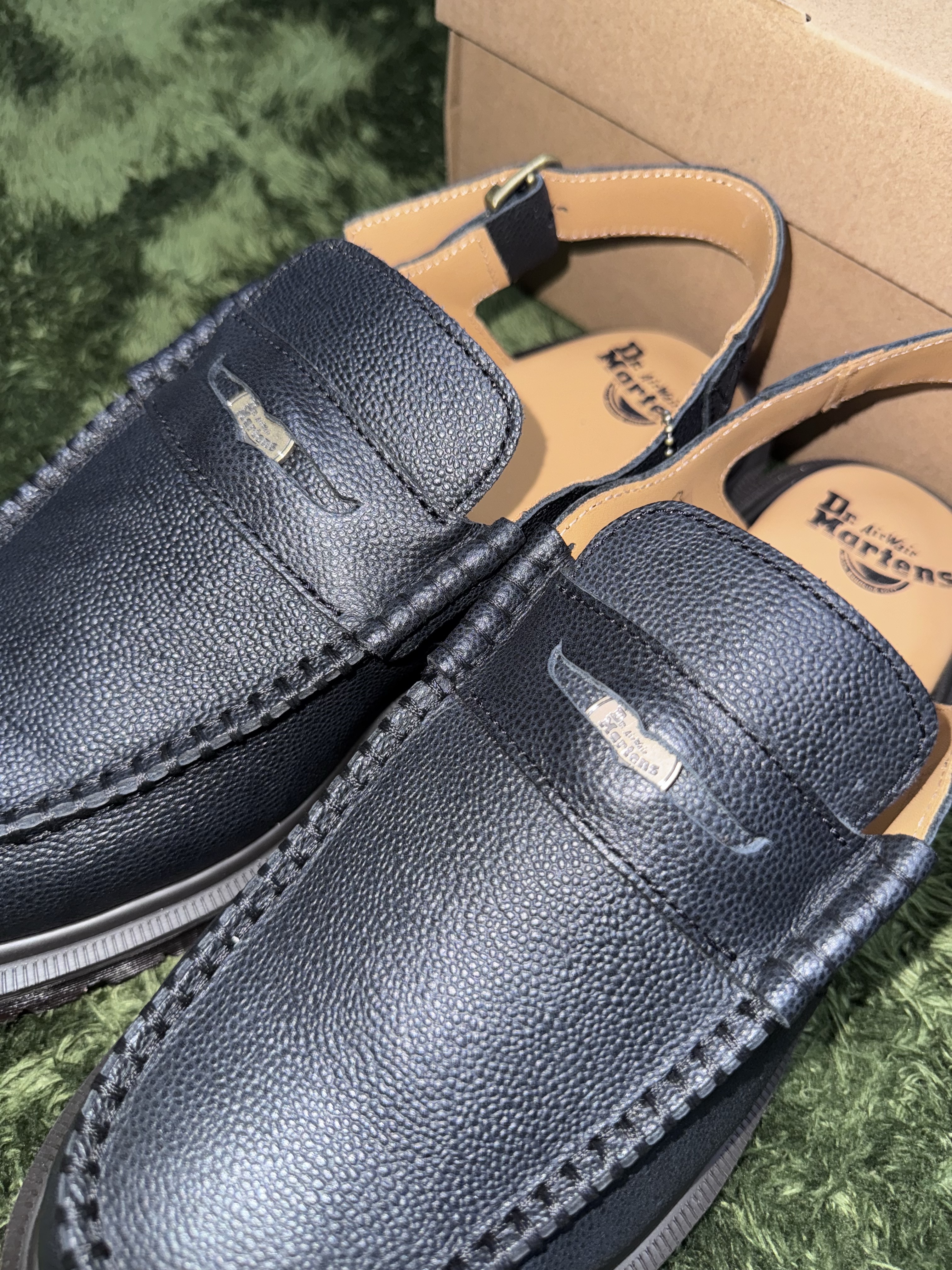 Dr. Martens Penton Westminster Leather Slingback Black 착용 스타일 - 3