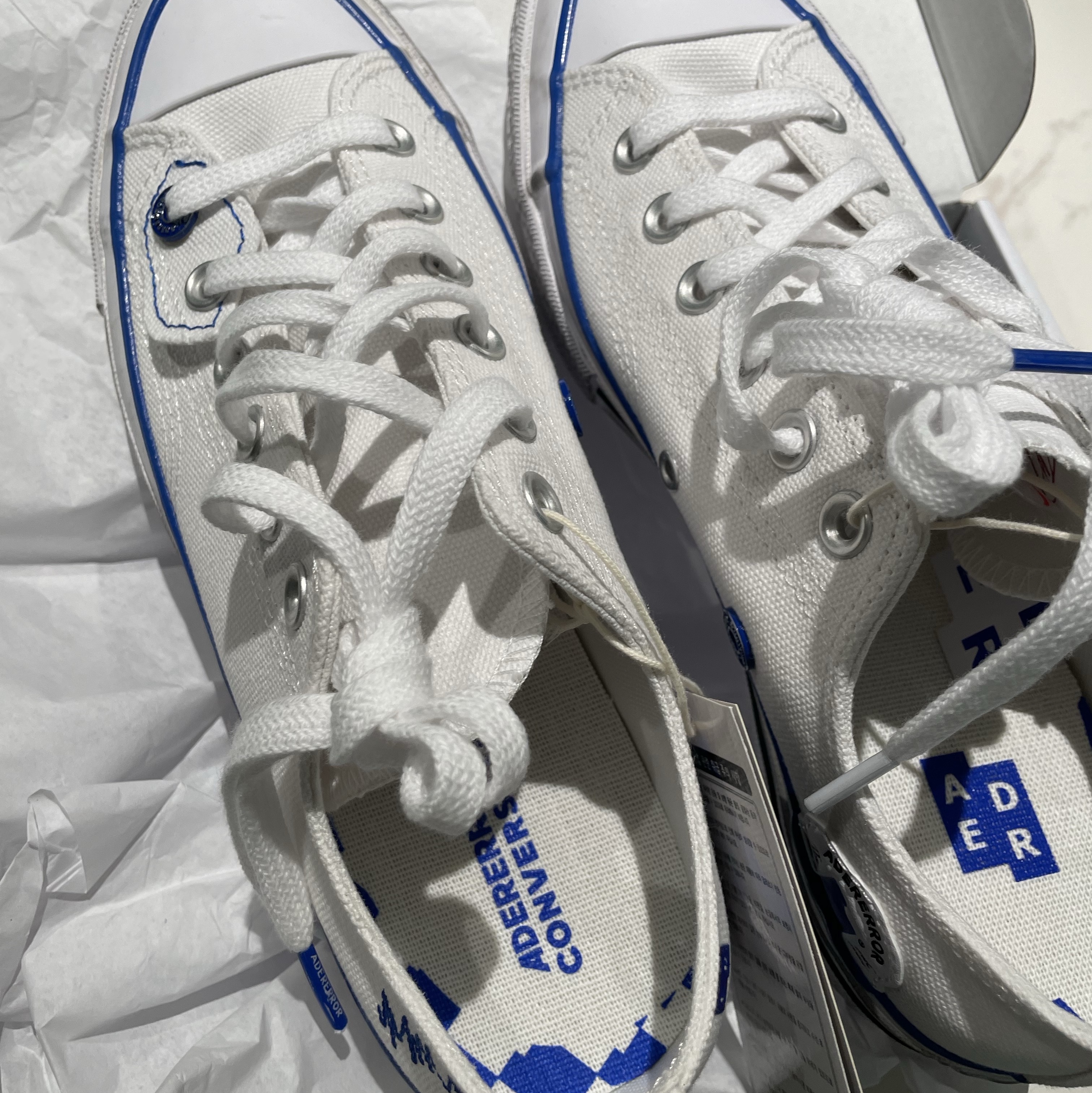 Converse x Ader Error Sig; Chuck 70 Low White Blue 착용 스타일 - 1