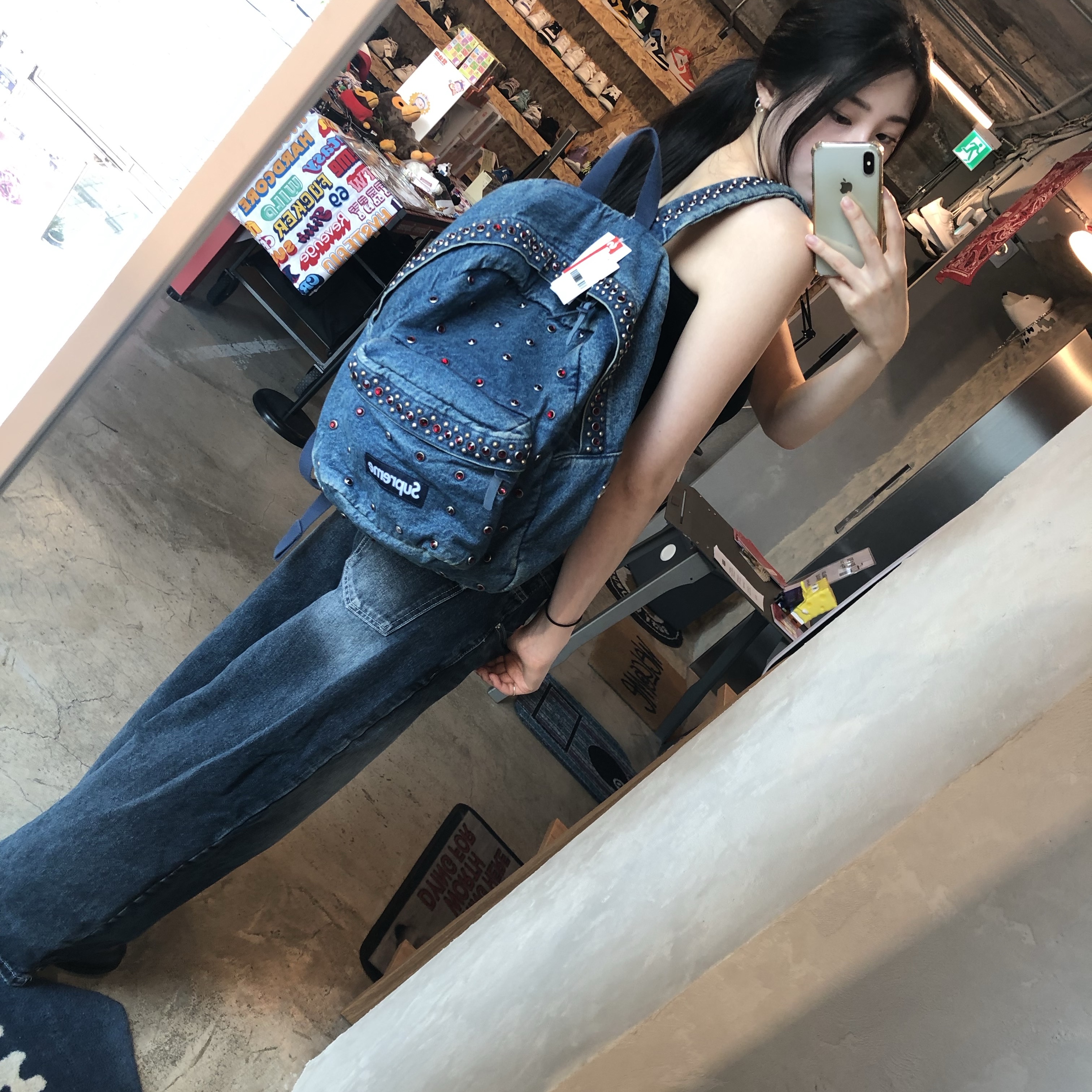 Supreme x B.B. Simon Denim Backpack Woodland Camo - 25SS, Supreme x B.B. Simon Denim Backpack Washed Indigo - 25SS 착용 스타일 - 5
