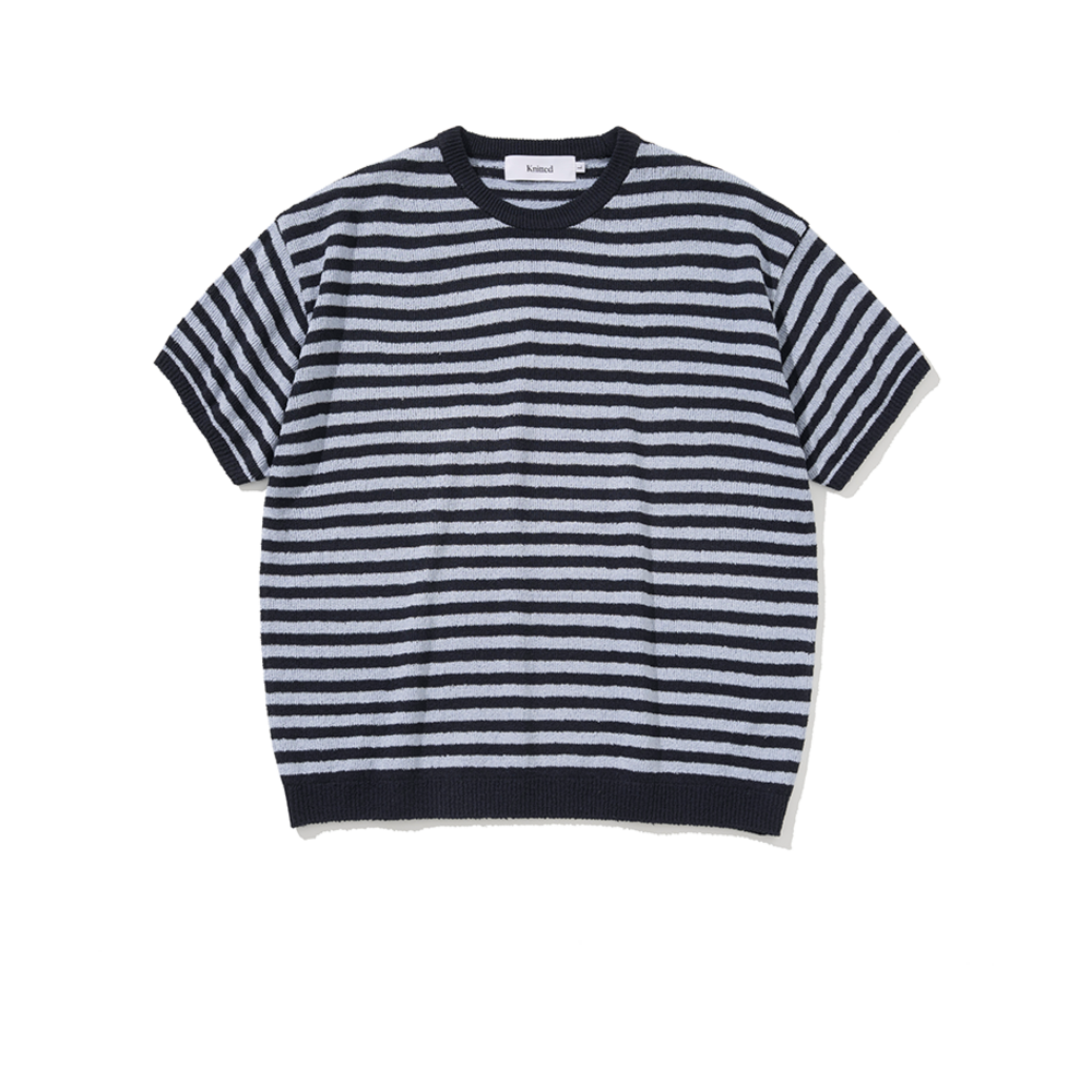 니티드 부클 스트라이프 라운드 니트 네이비(Knitted Boucle Stripe Round Knit Navy)