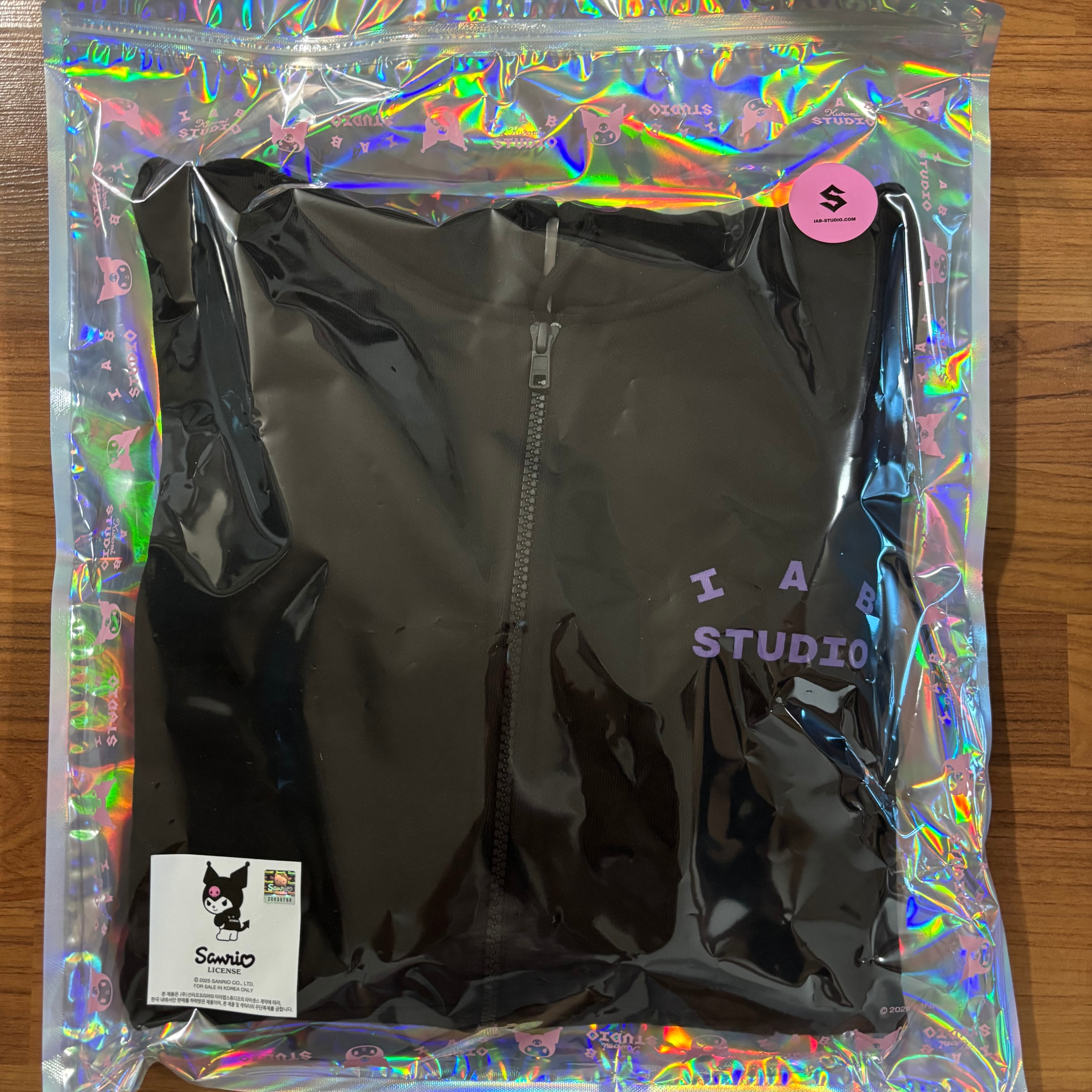 IAB Studio Kuromi Zip-Up Hoodie Black 착용 스타일