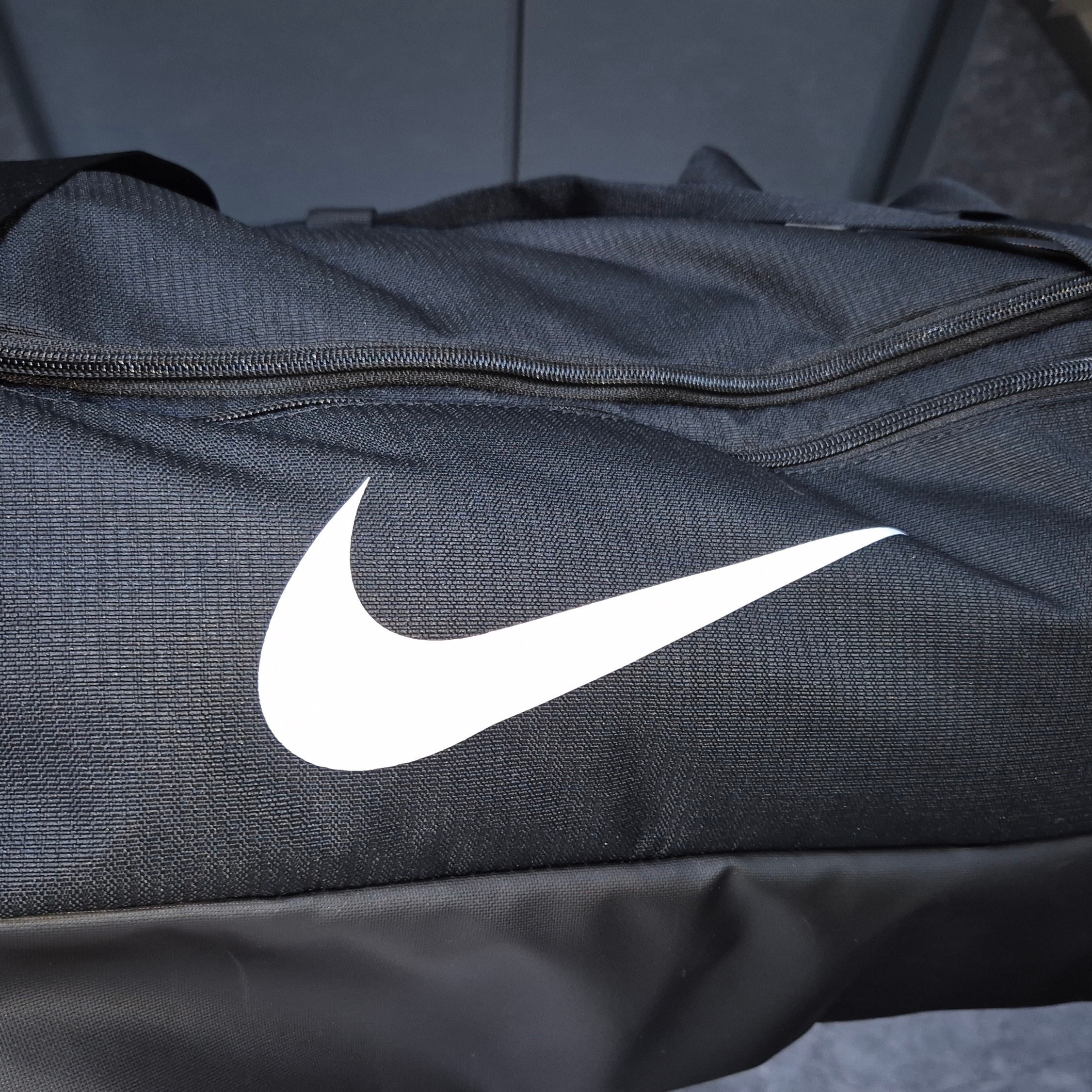 Nike Brasilia 9.5 Training Duffle Bag Small 41L Black 착용 스타일
