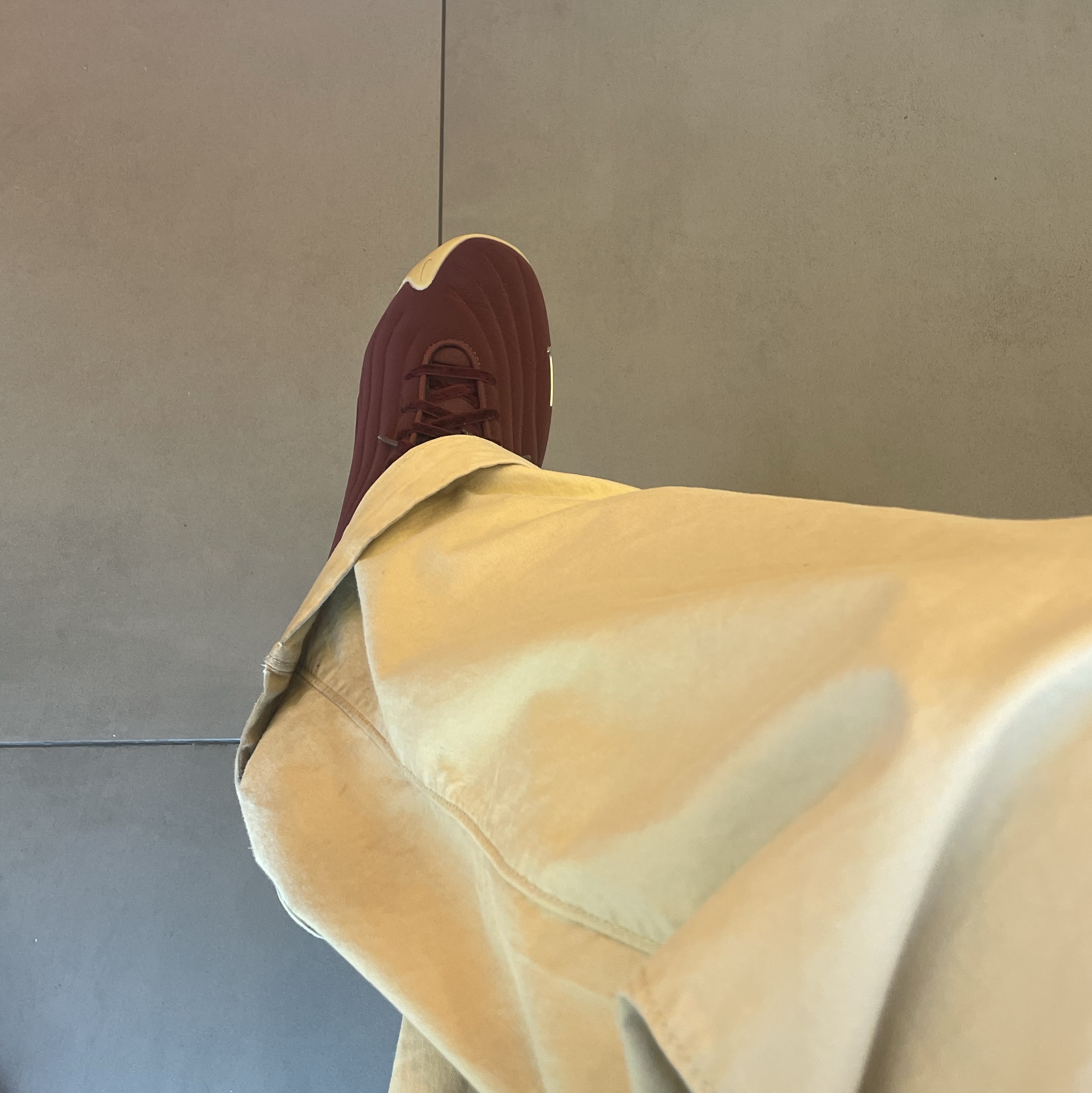 (W) Nike Astra Ultra Burgundy Crush Gum Light Brown 착용 스타일