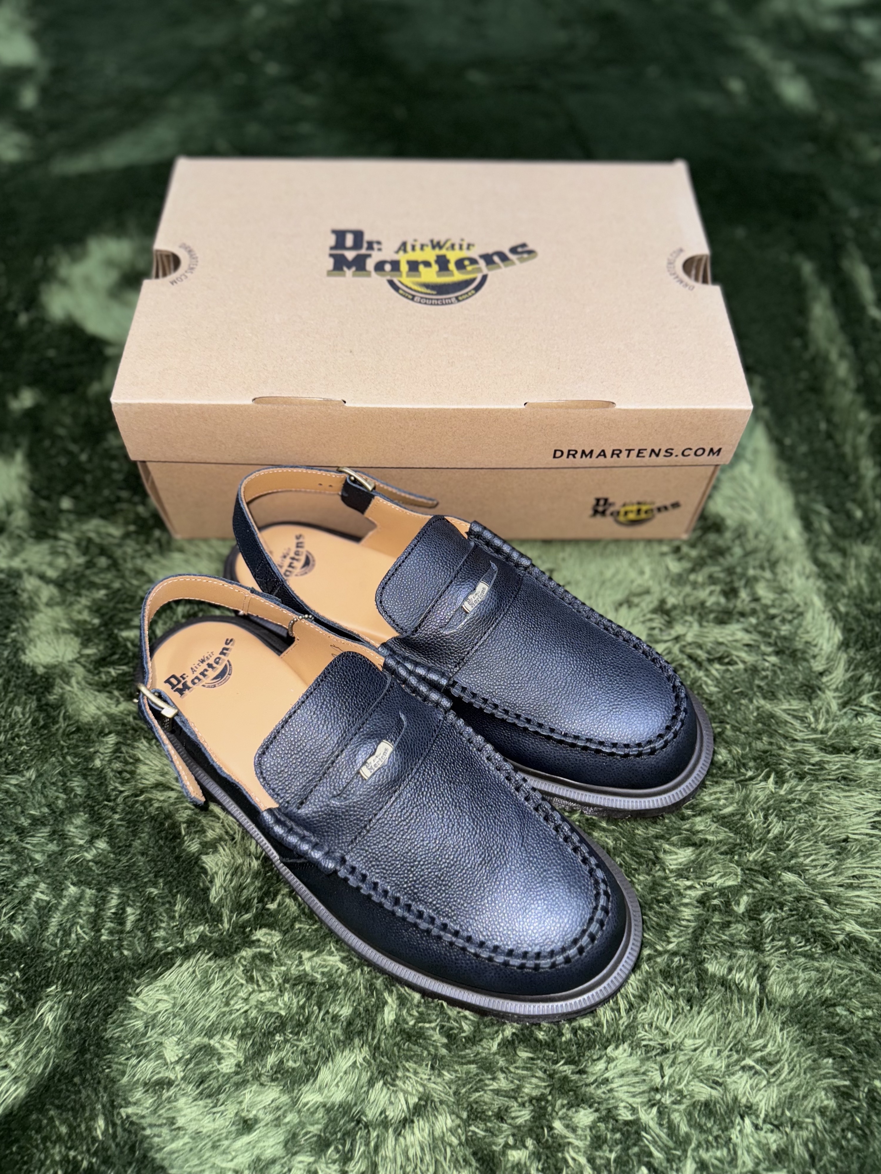 Dr. Martens Penton Westminster Leather Slingback Black 착용 스타일 - 1