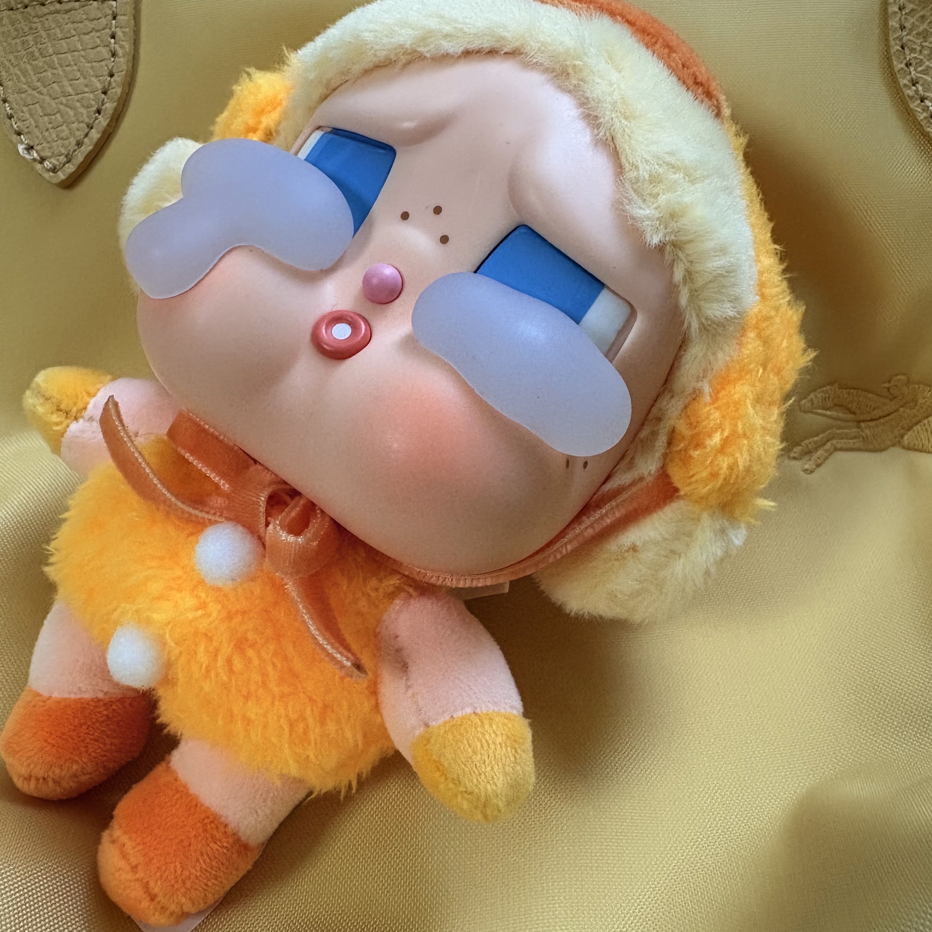 Pop Mart Crybaby Crying Again Series Plush Keyring Duck You (Opened Case) 착용 스타일
