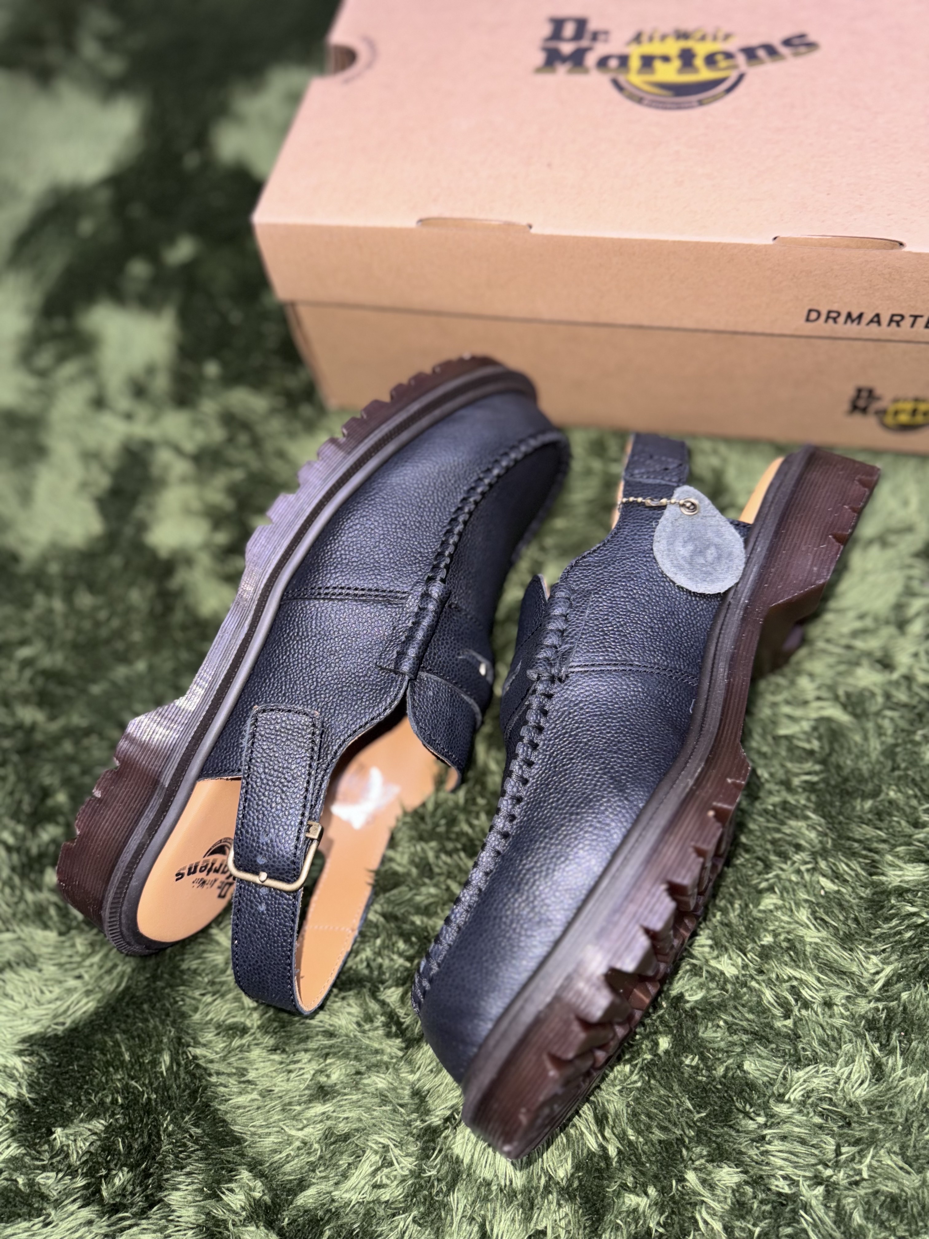 Dr. Martens Penton Westminster Leather Slingback Black 착용 스타일 - 5