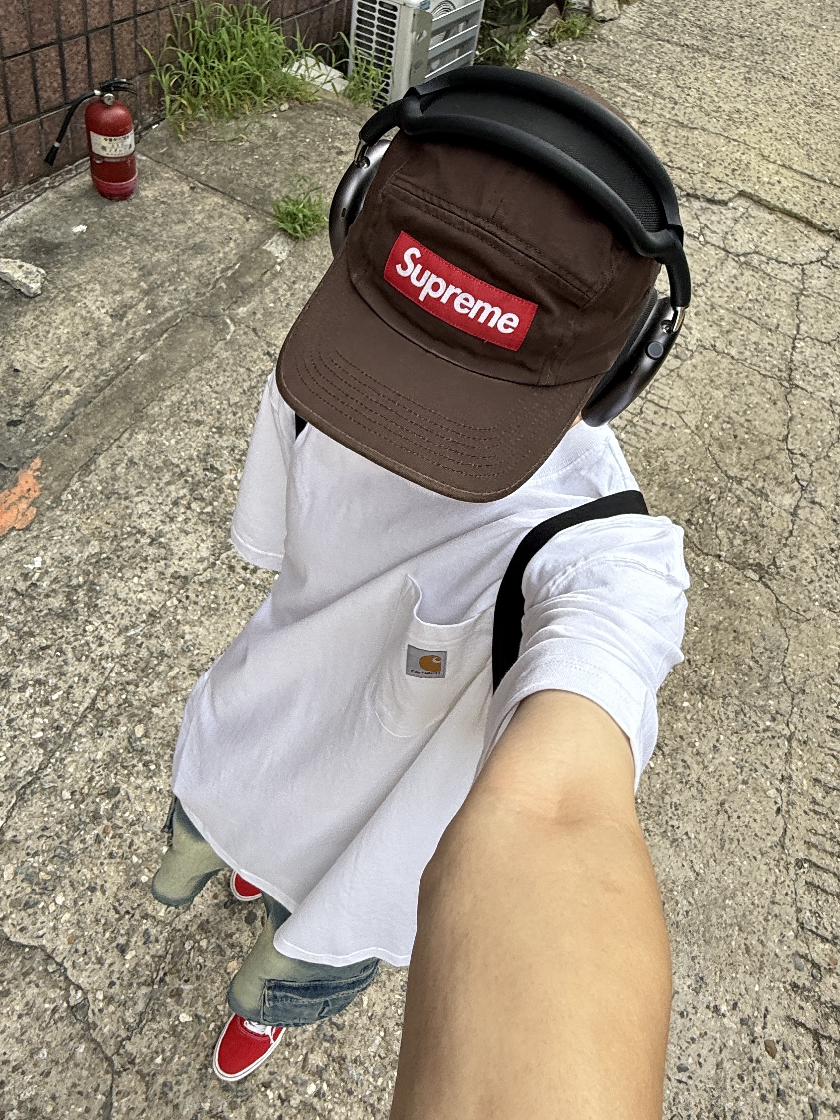 Vans Authentic Red, Carhartt Loose Fit Heavyweight Regular Short Sleeve Pocket T-Shirt White 착용 스타일 - 6