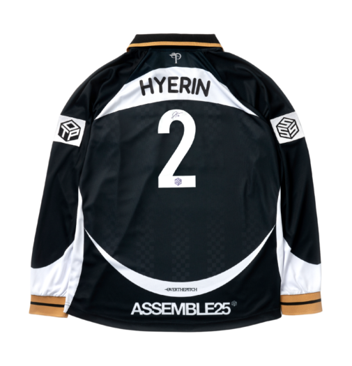 TSPCMD08 tripleS x Over The Pitch TEAM SSS ASSEMBLE 25 Jersey L/S Black (Marking ver.)
