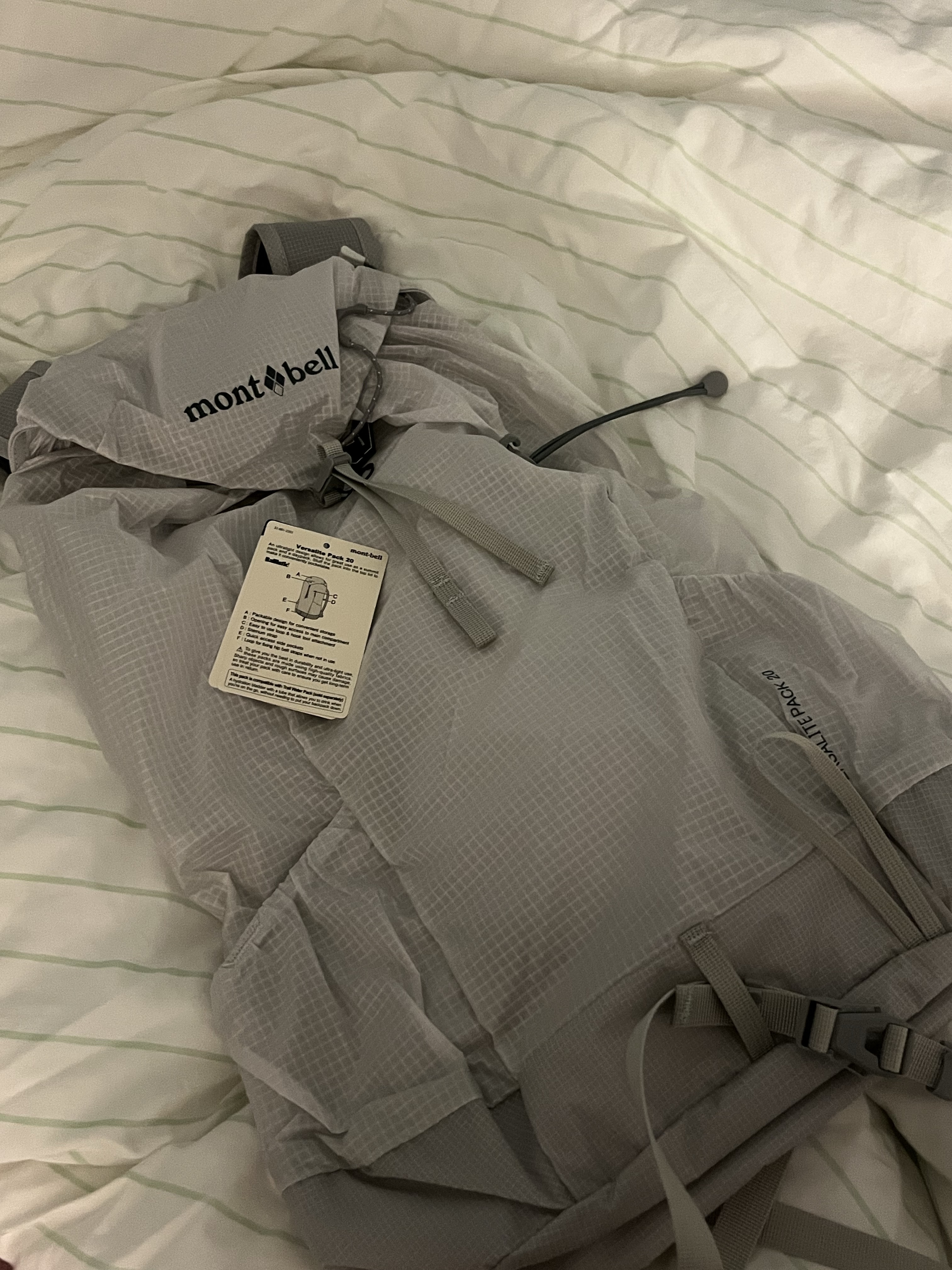 Montbell Versalite Pack 20 Backpack Ice White 착용 스타일
