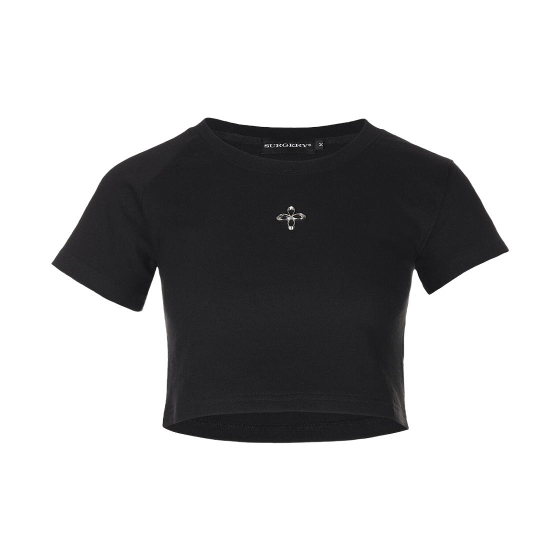 써저리 언발런스 메탈 클로버 로고 크롭 티셔츠 블랙((W) Surgery Unbalance Metal Clover Logo Crop T-Shirt Black)