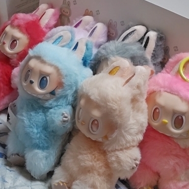 Pop Mart Labubu The Monsters Highlight Series Sealed Case (6 Blind Boxes) 착용 스타일 - 2
