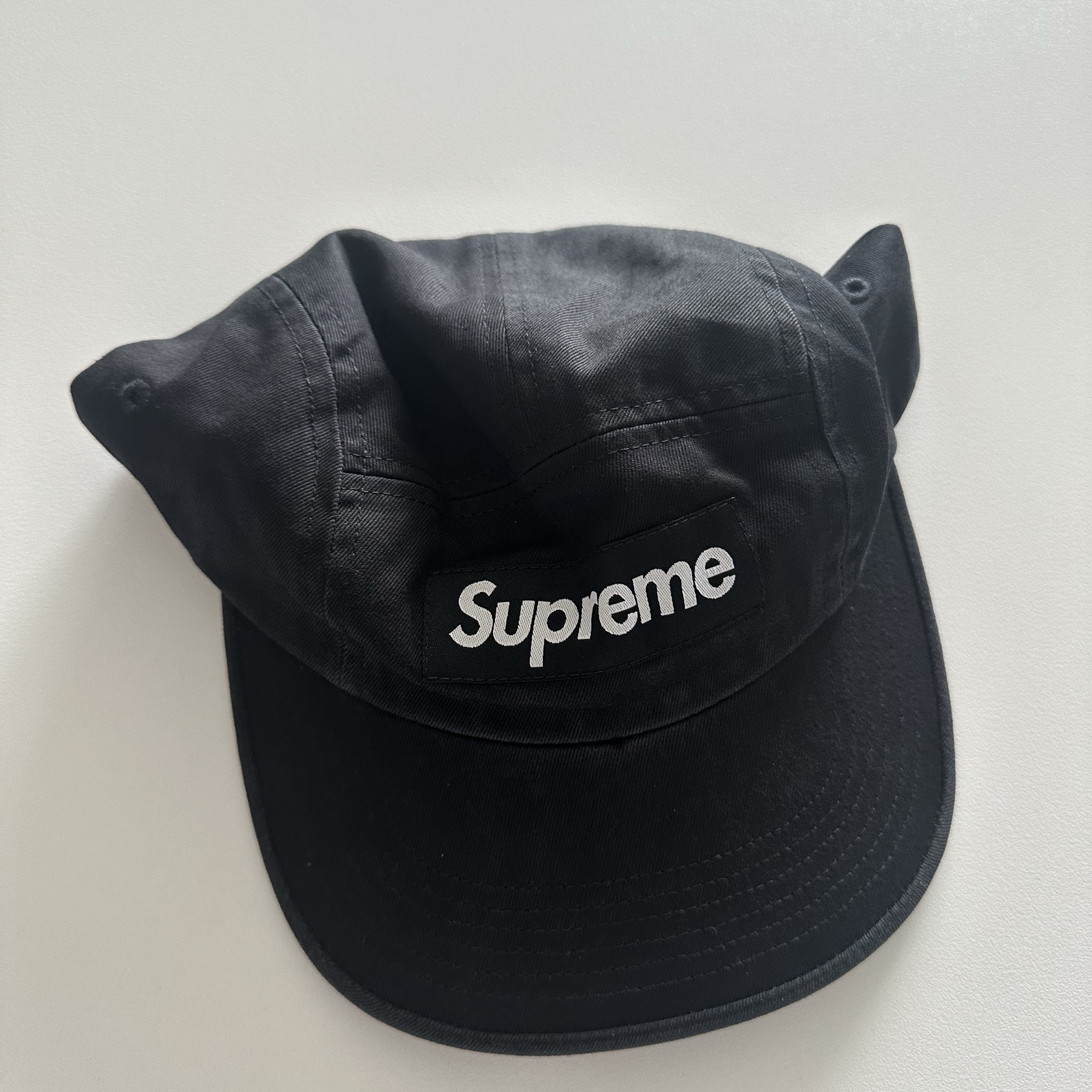 Supreme Washed Chino Twill Camp Cap Black 착용 스타일