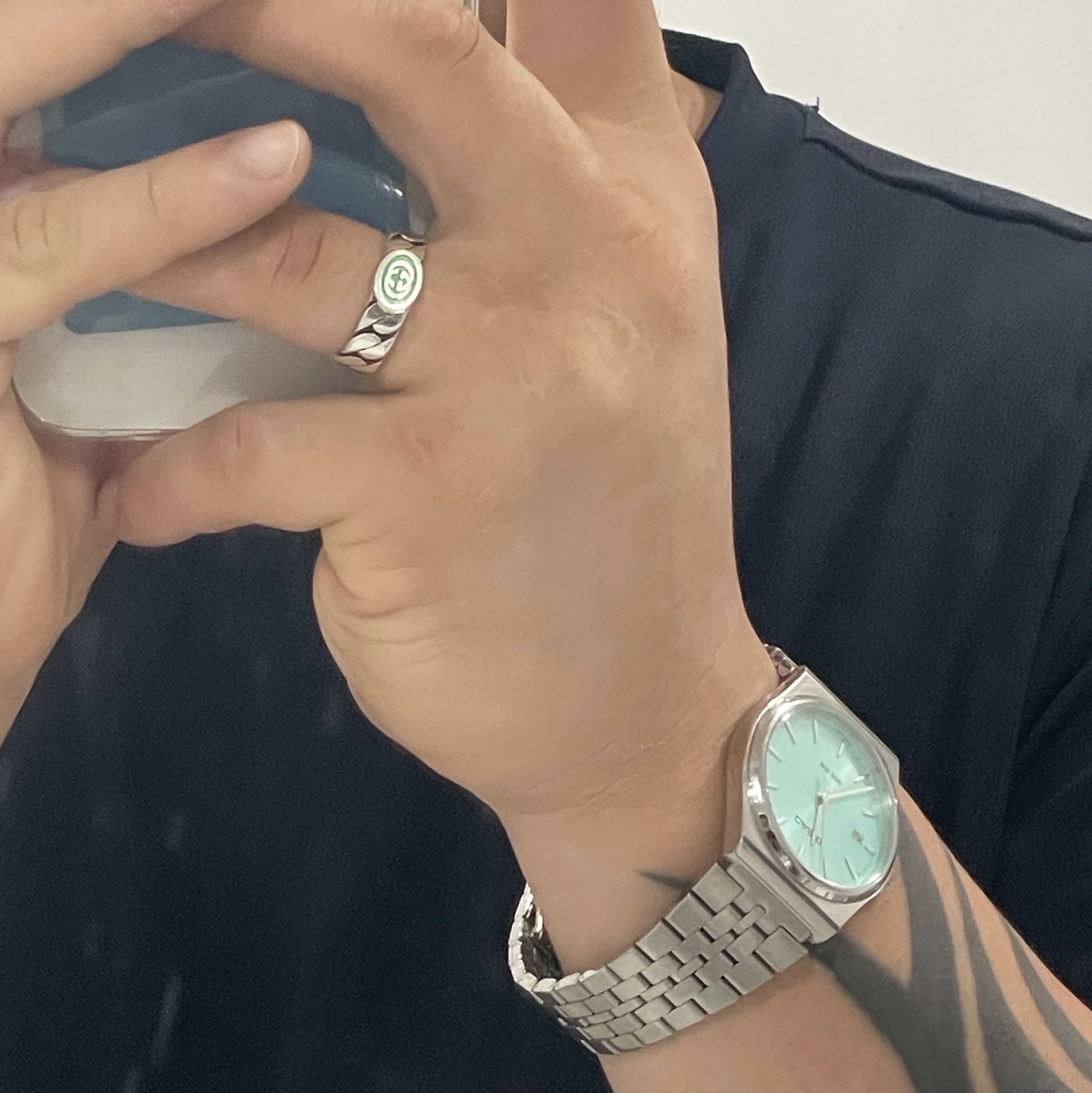 Gucci Interlocking G Enamel Ring Silver 착용 스타일