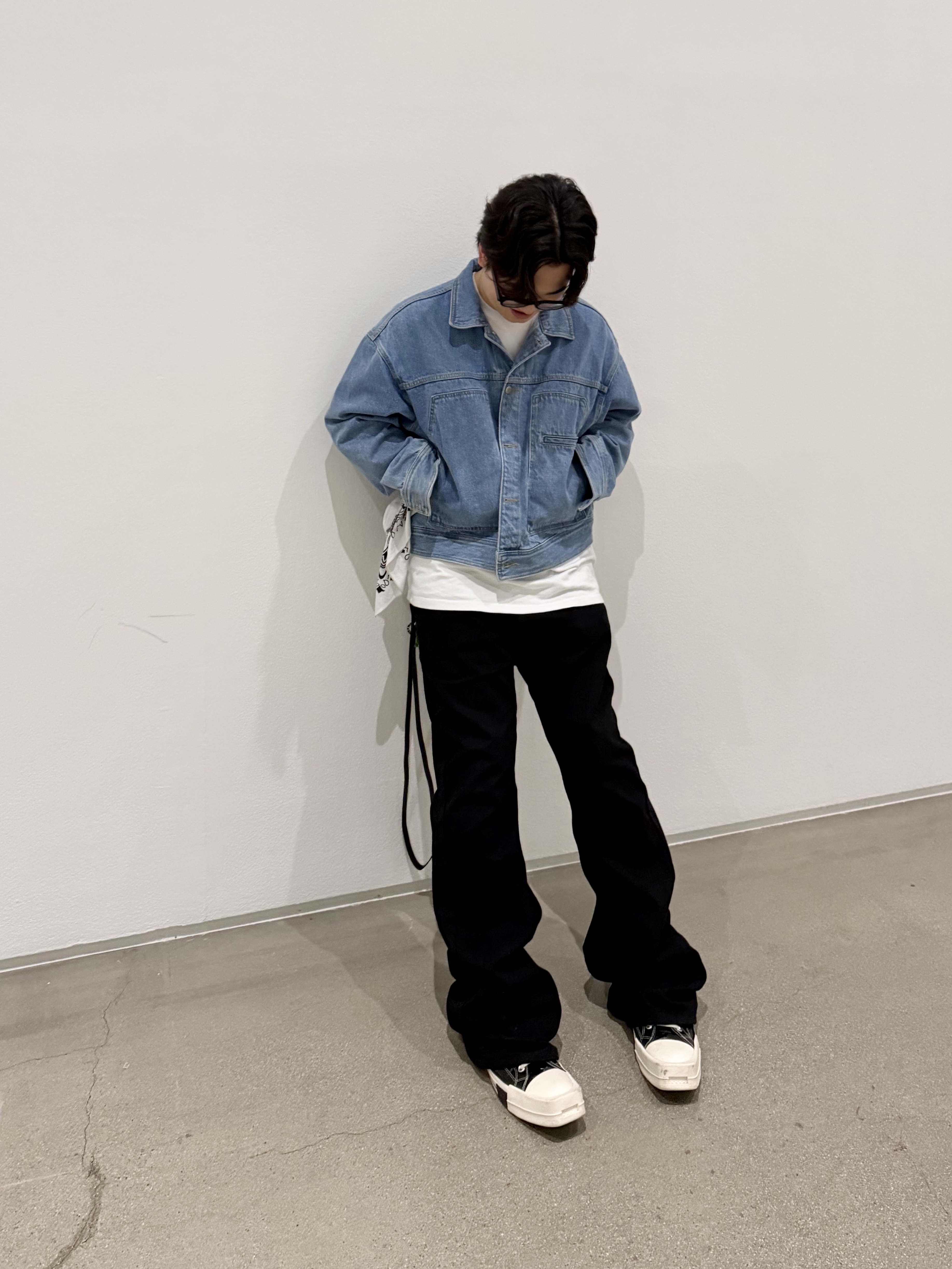 Converse x Drkshdw Turbodrk Chuck 70 Hi Black Lacquered Denim 착용 스타일 - 3