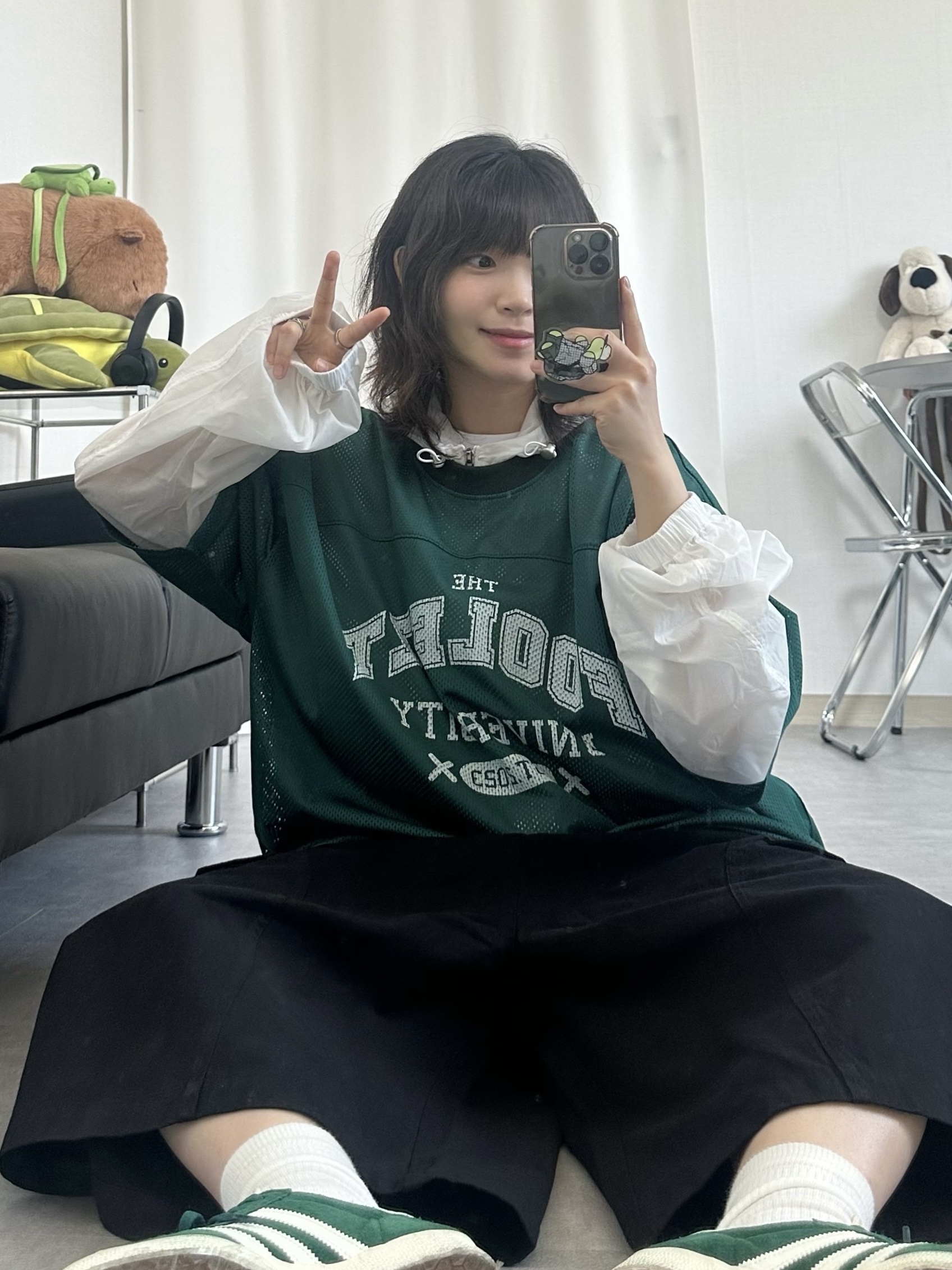 Adidas Gazelle Dark Green Cream White 착용 스타일 - 1