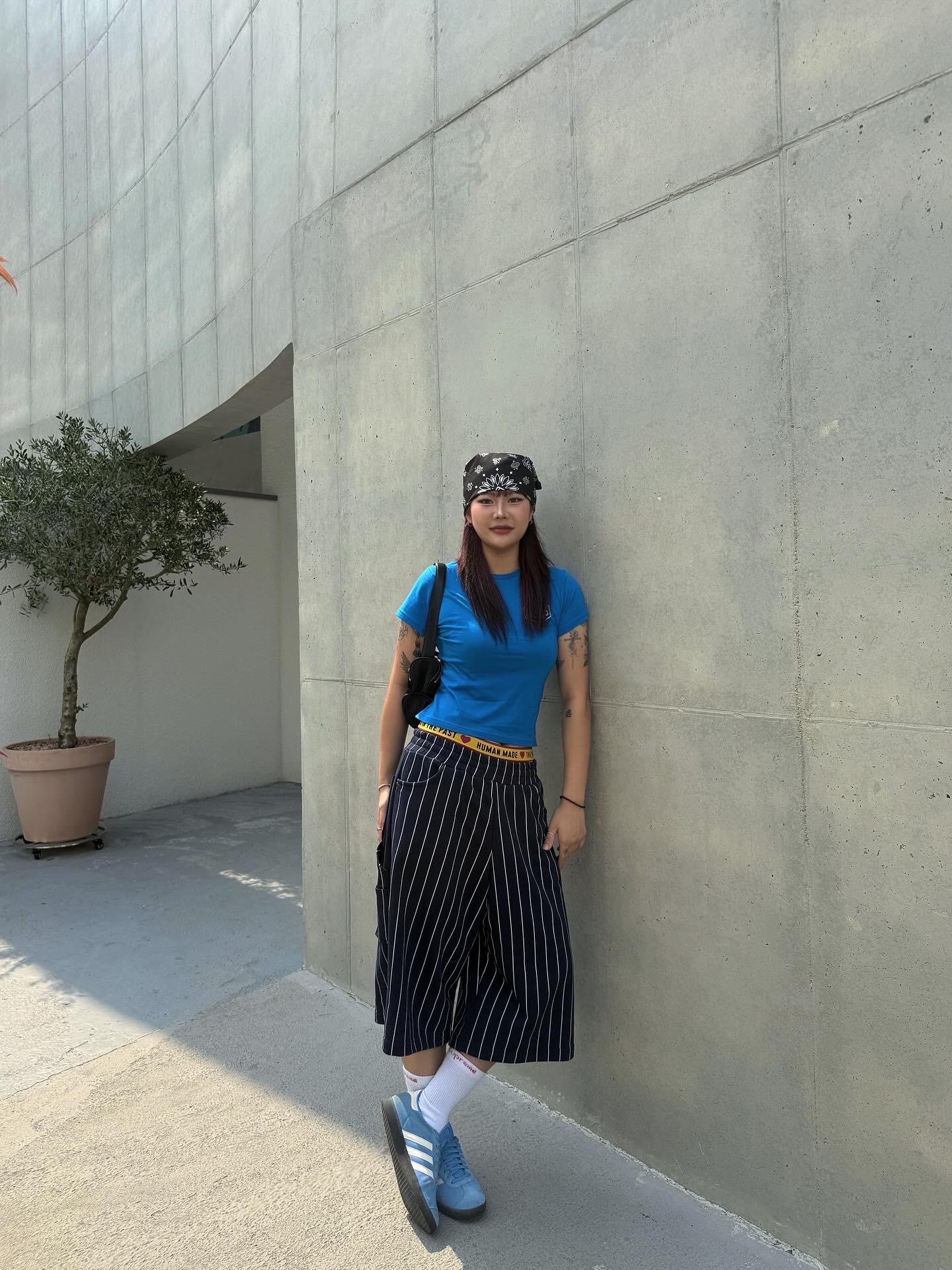 MJD X TRSC Stripe Side Snap Wide Carpenter Bermuda Pants Navy, Human made Boxer Brief Black 착용 스타일 - 1