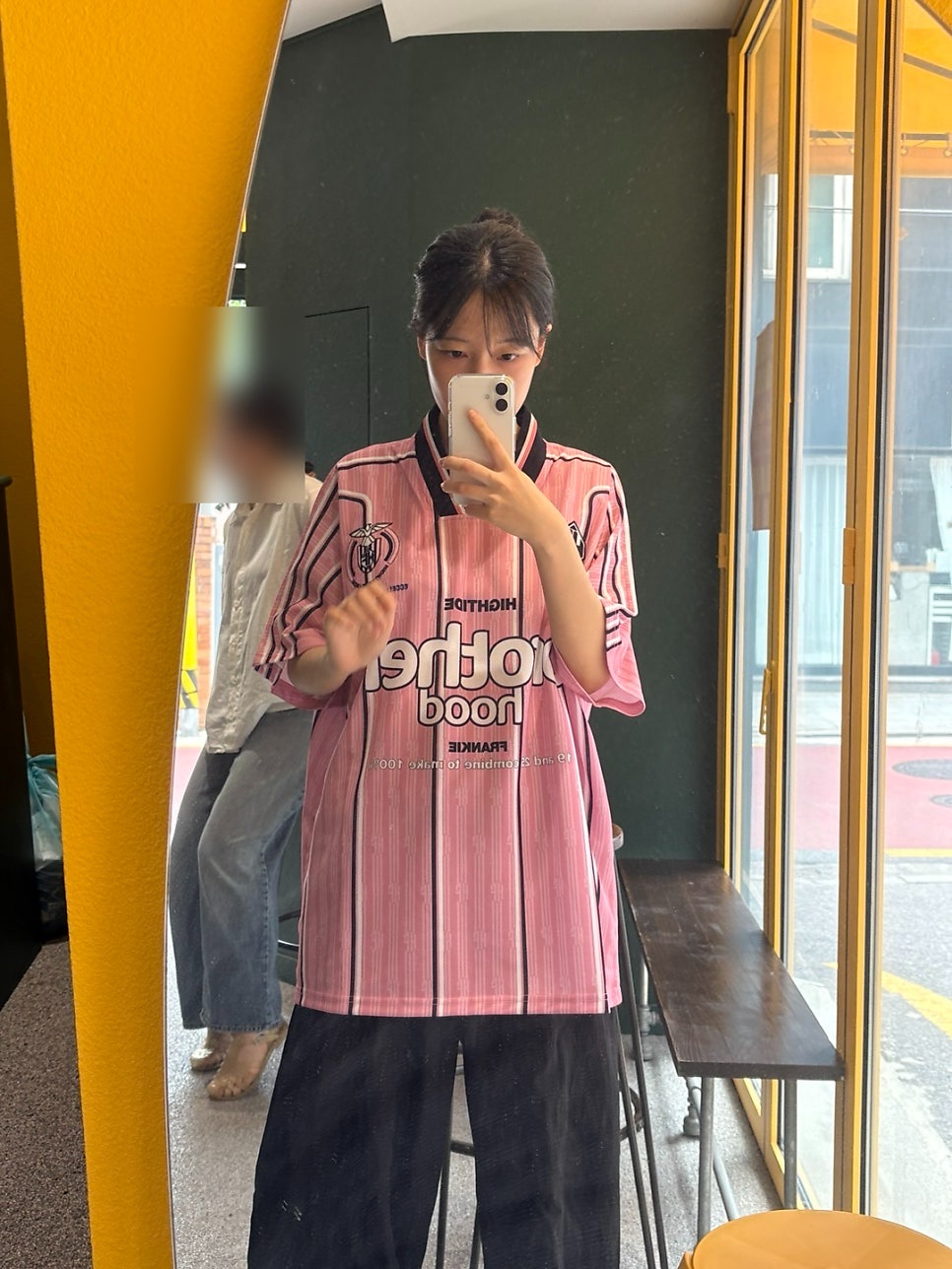 HIGHTIDE FRANKIE Frankie  FC Jersey T-shirt Pink 착용 스타일 - 1