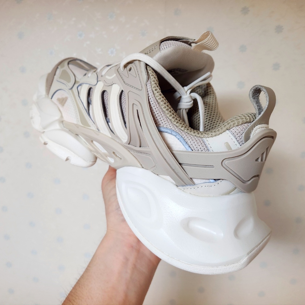 Adidas Vento XLG Deluxe Wonder Beige Bliss 착용 스타일 - 2