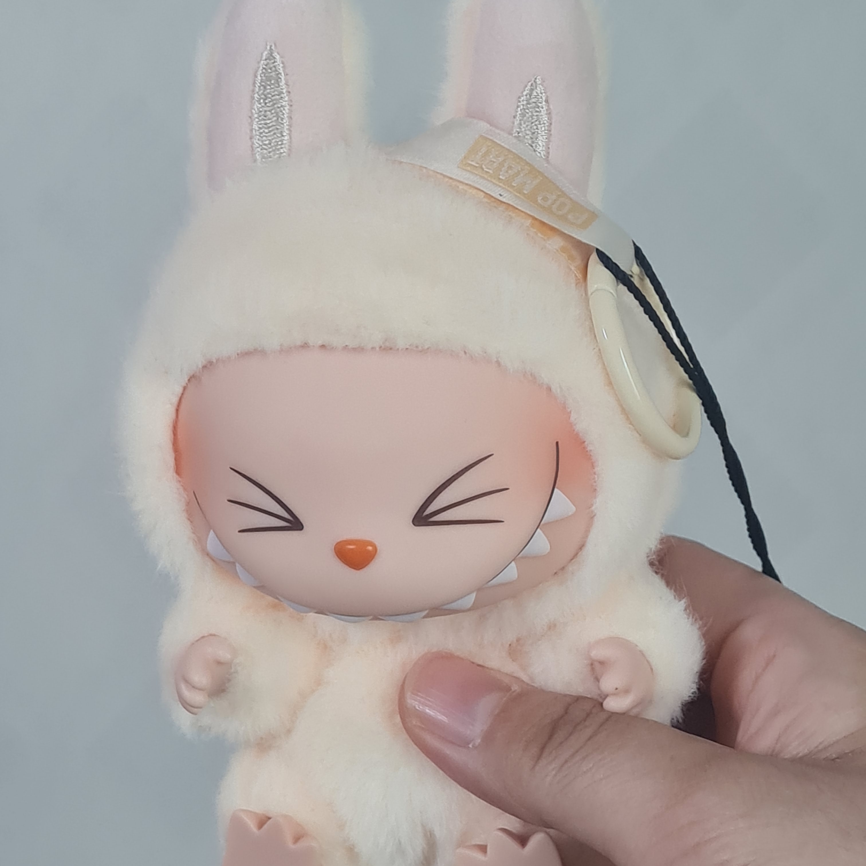 Pop Mart Labubu Let's Play Together Doll Series Sisi Keyring (Opened Case) 착용 스타일