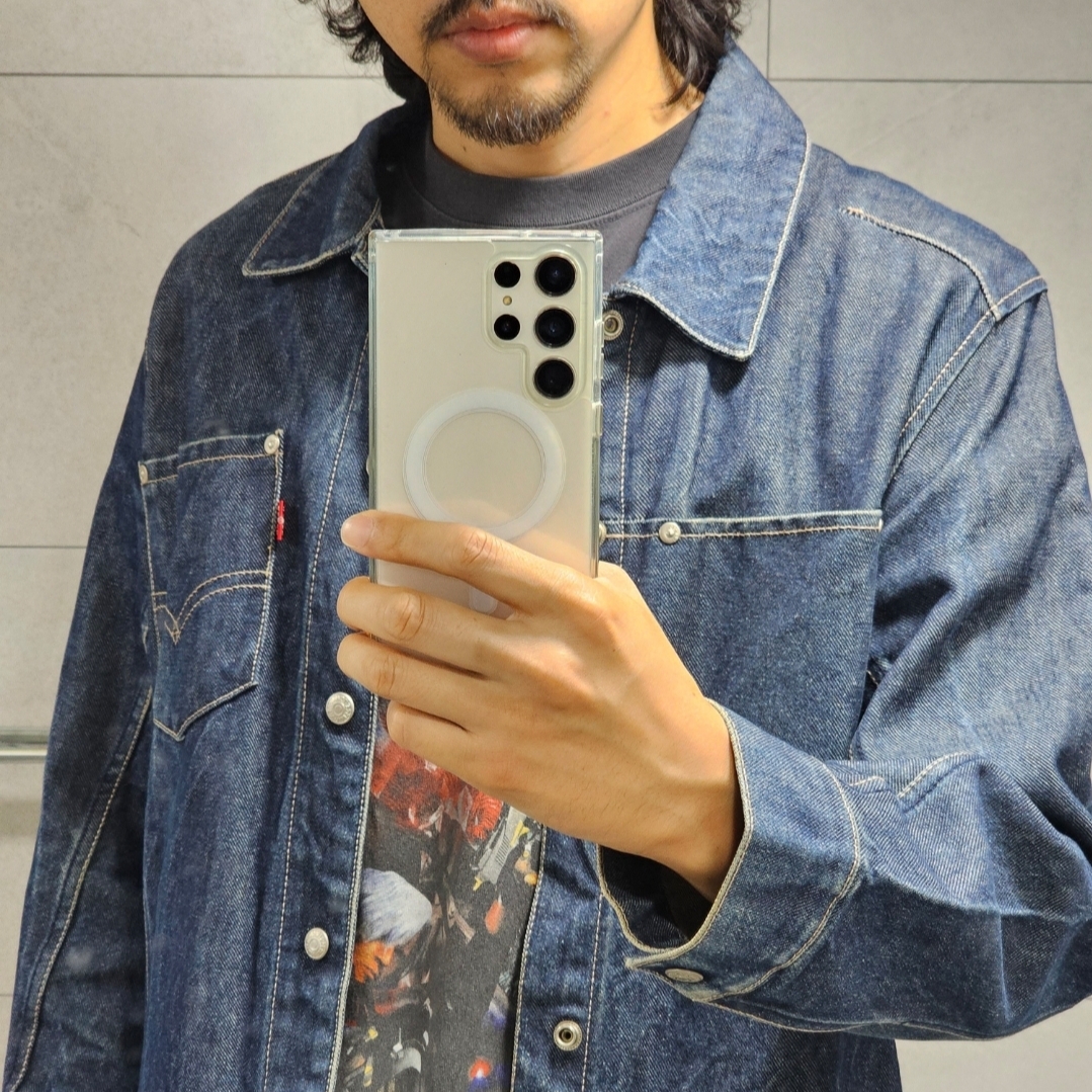 Yeezy Gap Engineered By Balenciaga Padded Denim Jacket Grey Wash, Jordan 4 x Nike SB Retro SP Pine Green 착용 스타일 - 1