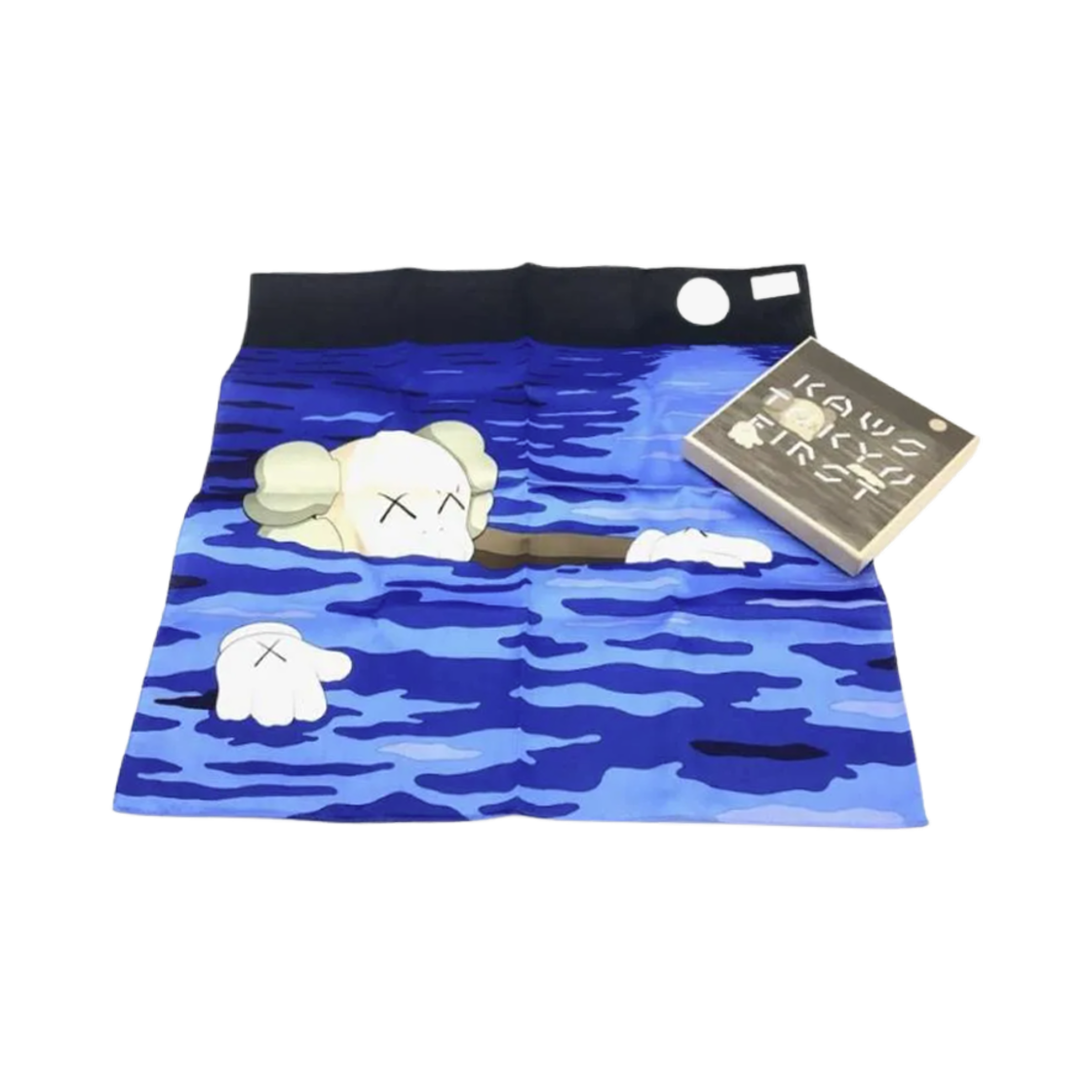 카우스 도쿄 퍼스트 타이드 행커치프 블루(Kaws Tokyo First Tide Handkerchief Blue)