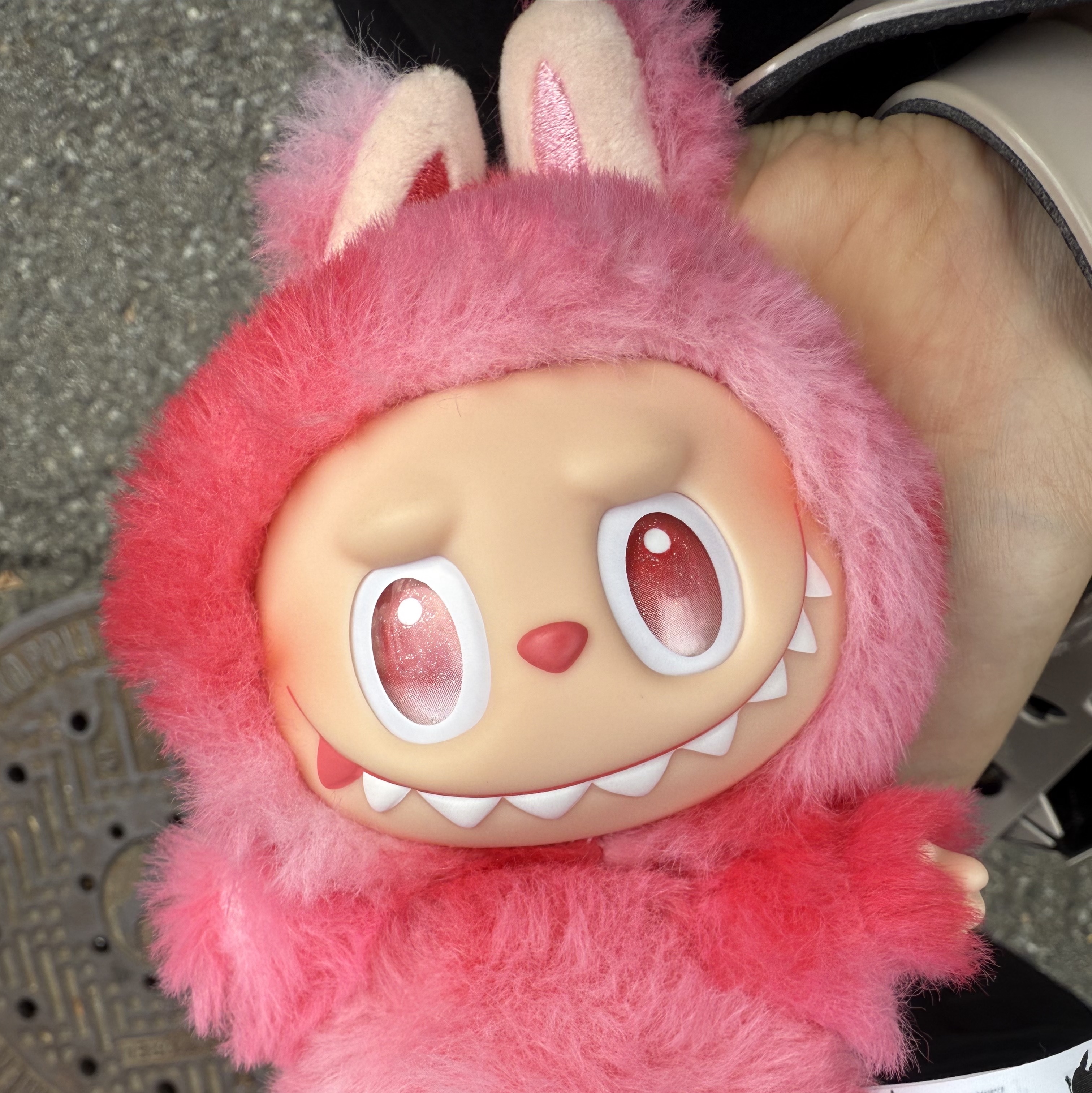 Pop Mart Labubu The Monsters Highlight Series Love Keyring (Opened Case) 착용 스타일
