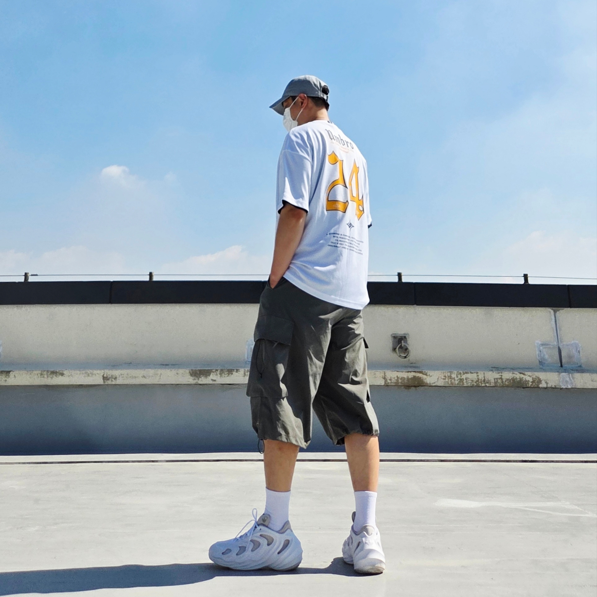 Nike Heritage 86 Futura Washed Cap Particle Grey, Adidas Adifom Q Cloud White Grey 착용 스타일 - 2