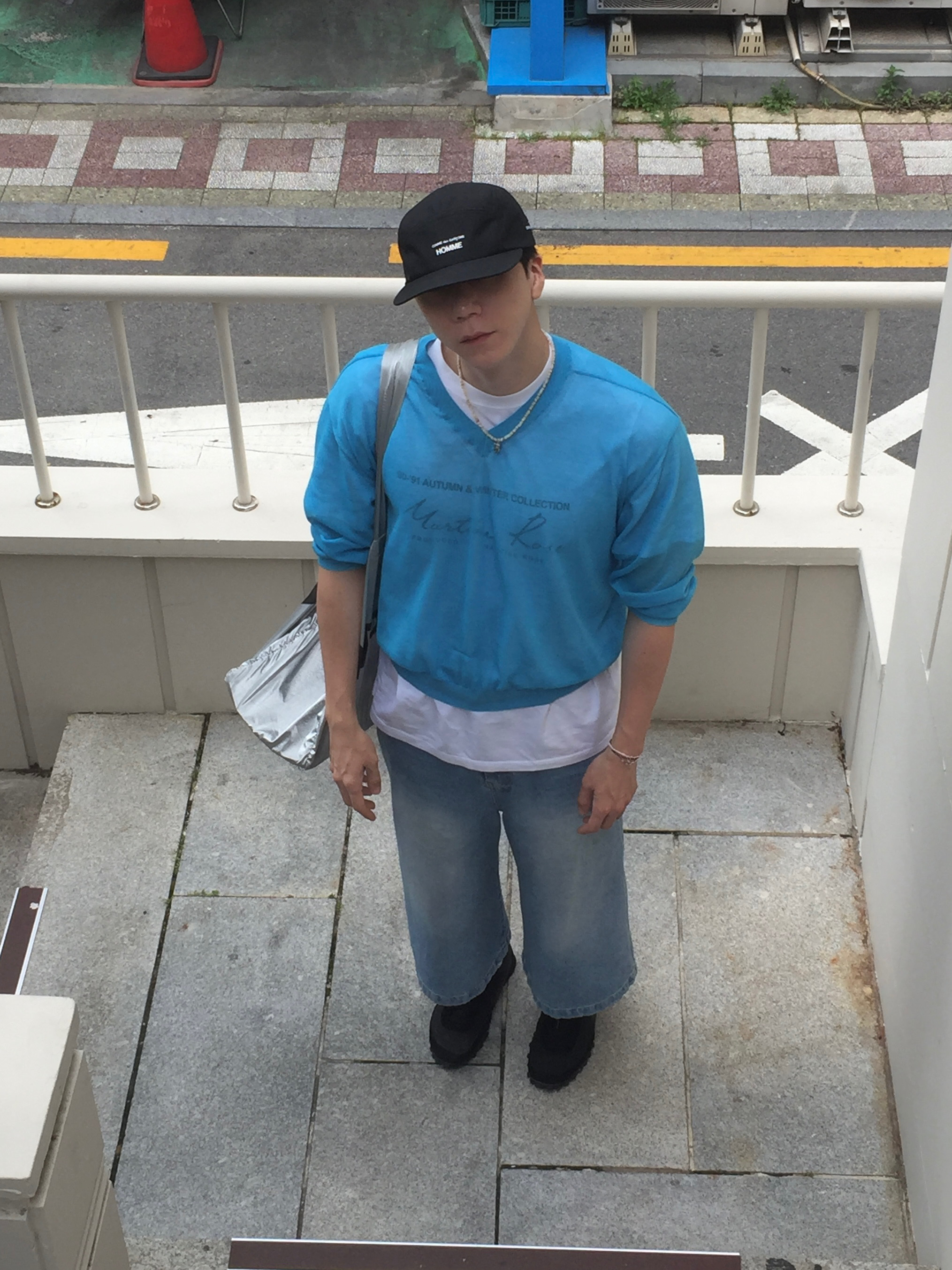 STU Sheer V-neck Knit Sky Blue, Nike x Black Comme des Garcons Waffle Racer 2020 착용 스타일 - 7