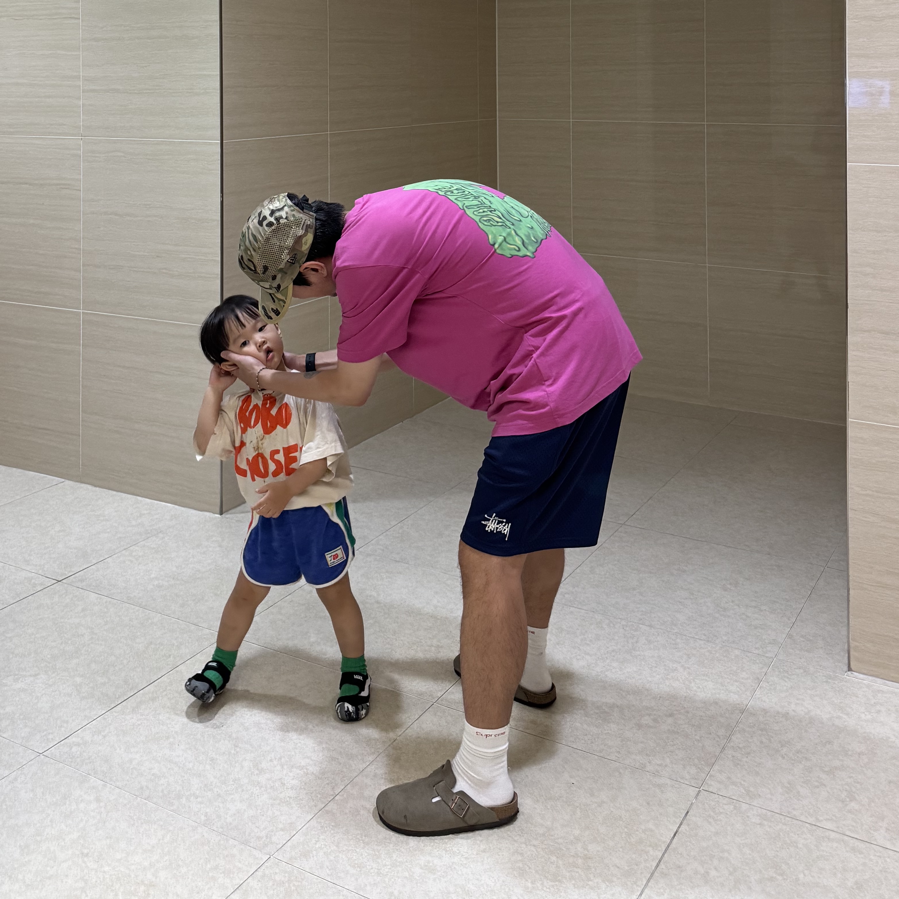 Stussy Basic Mesh Shorts Blue, Palace Tri-Slime T-Shirt Pink - 21SS 착용 스타일 - 3