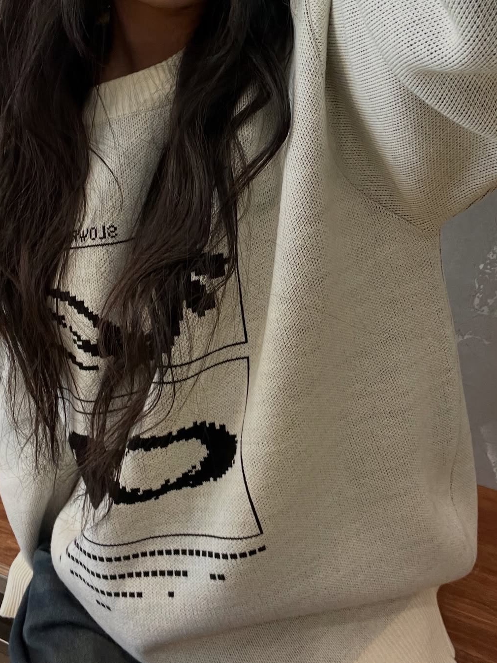 SLOW RECORD HOUSE Universe Logo Knit Ivory 착용 스타일 - 10