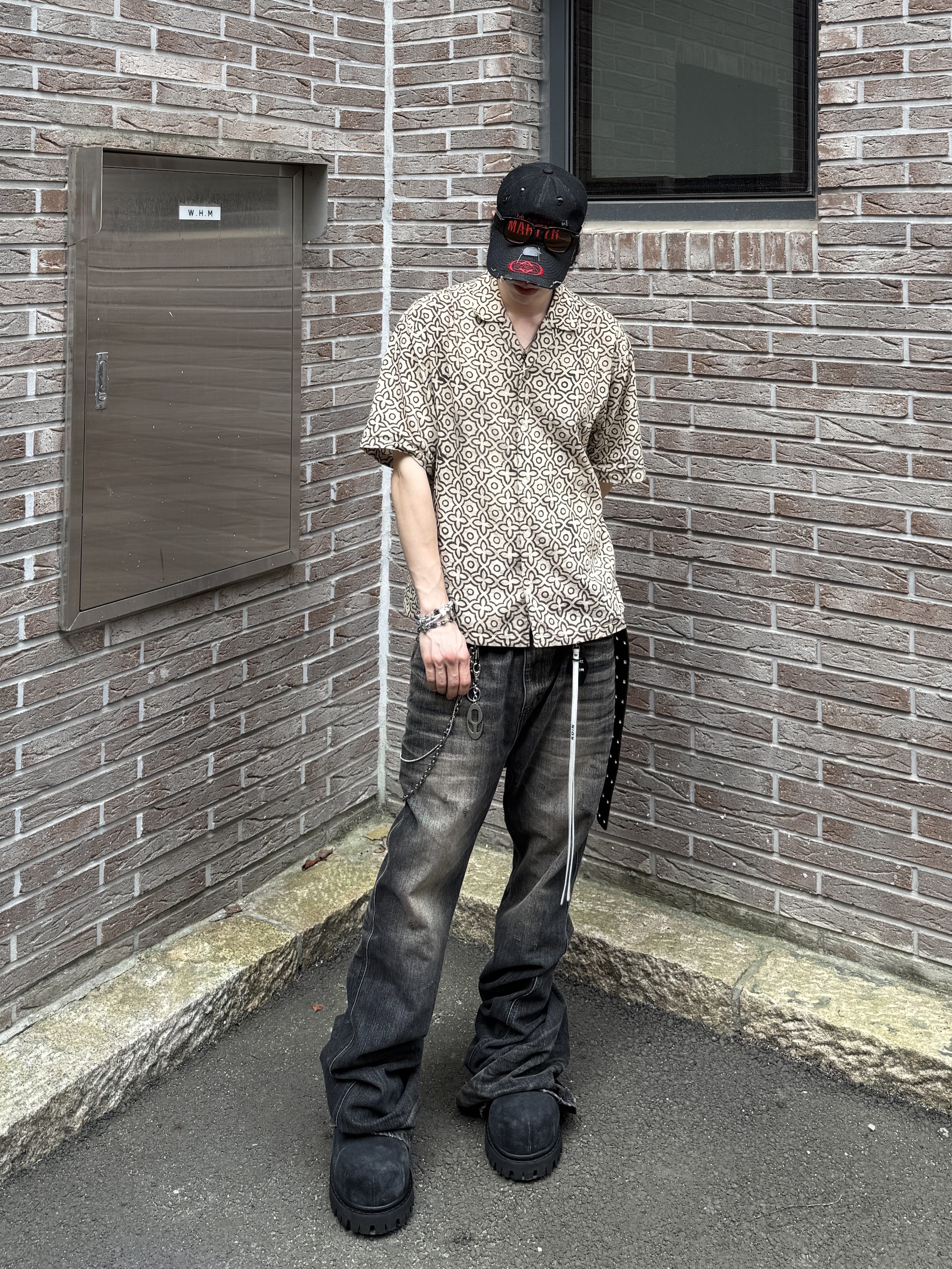 Balenciaga Stomper Bootie Black, Kamien x MJD Double Hole Belt Black Shearling Calfskin 착용 스타일 - 1