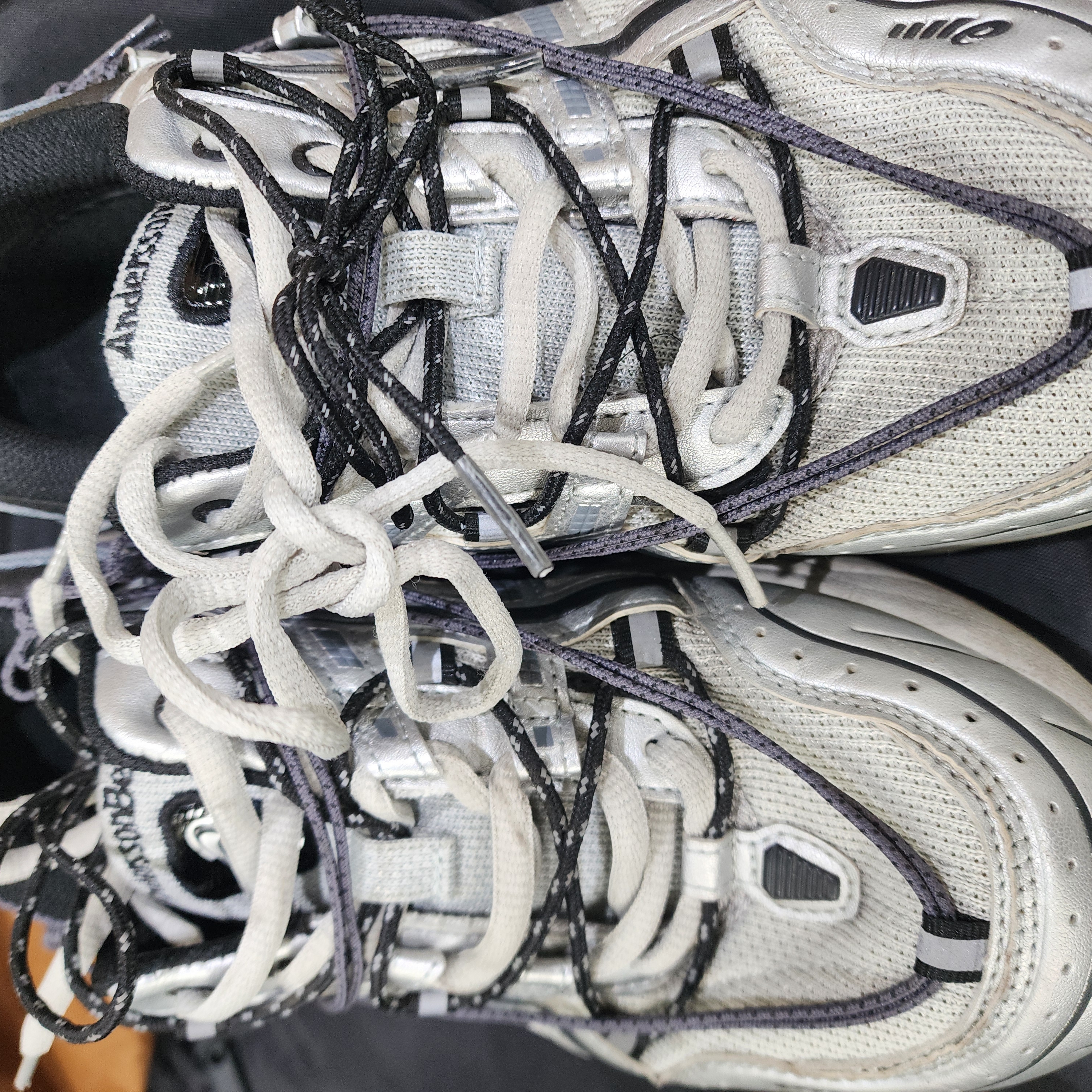 Asics x Andersson Bell Gel-1090 Glacier Grey Silver 착용 스타일