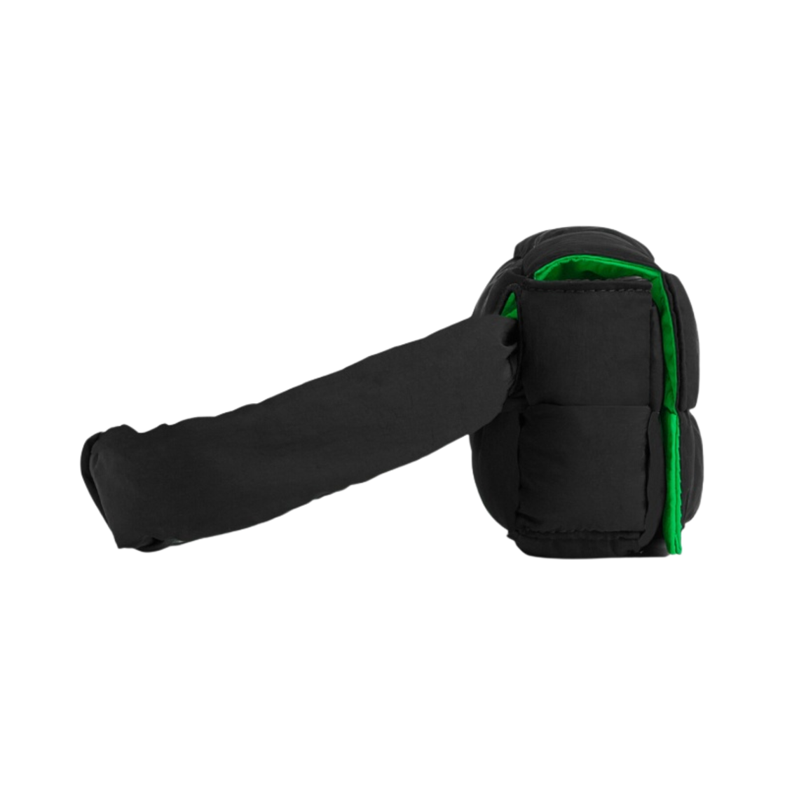 보테가 베네타 패딩 테크 카세트 벨트백 블랙 패러킷(Bottega Veneta Padded Tech Cassette Belt Bag Black Parakeet) - 3
