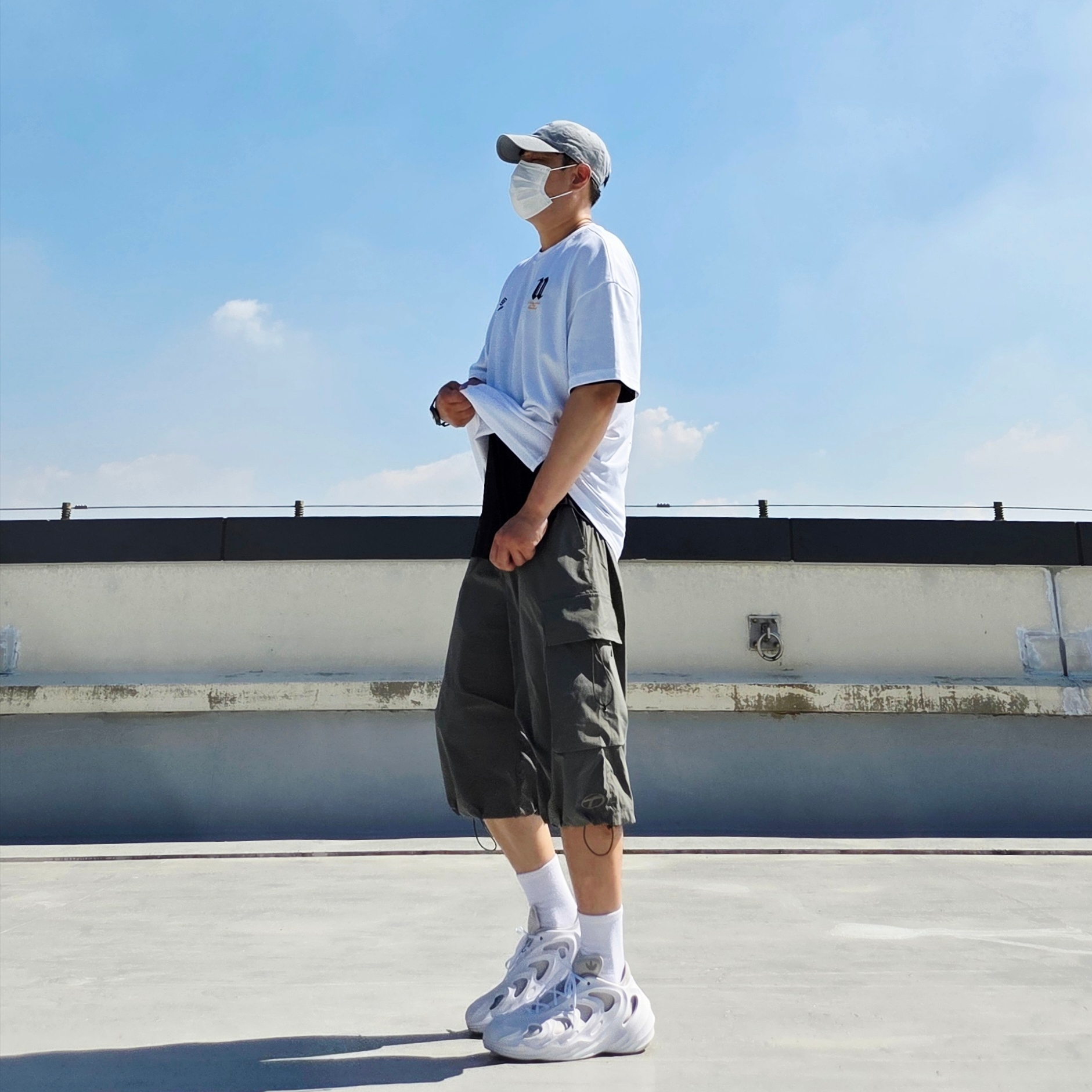 Nike Heritage 86 Futura Washed Cap Particle Grey, Adidas Adifom Q Cloud White Grey 착용 스타일 - 5