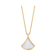 Bulgari Divas Dream Necklace Yellow Gold Mother of Pearl Diamond
