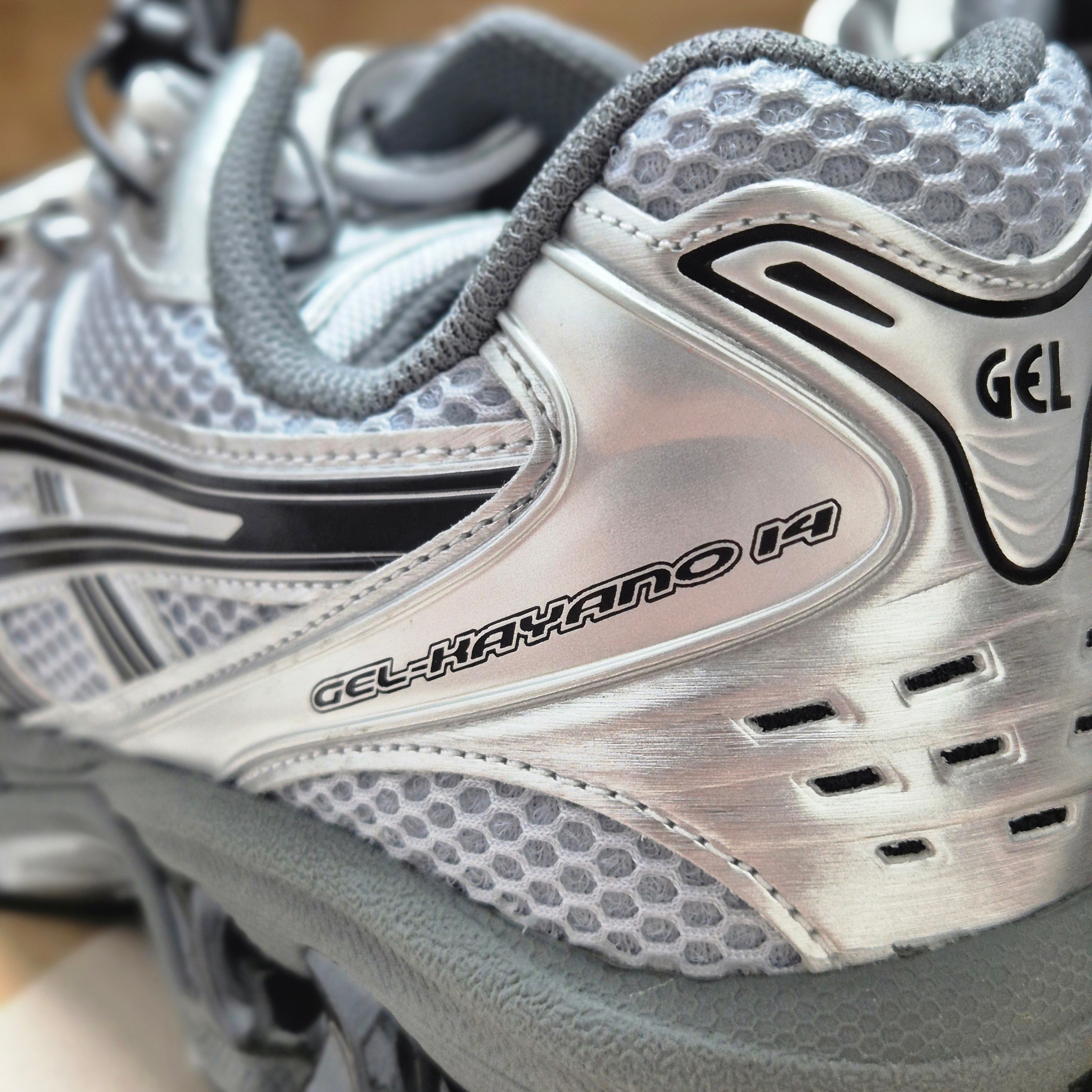 Asics x Urban Research Gel-Kayano 14 Pure Silver Black 착용 스타일 - 3